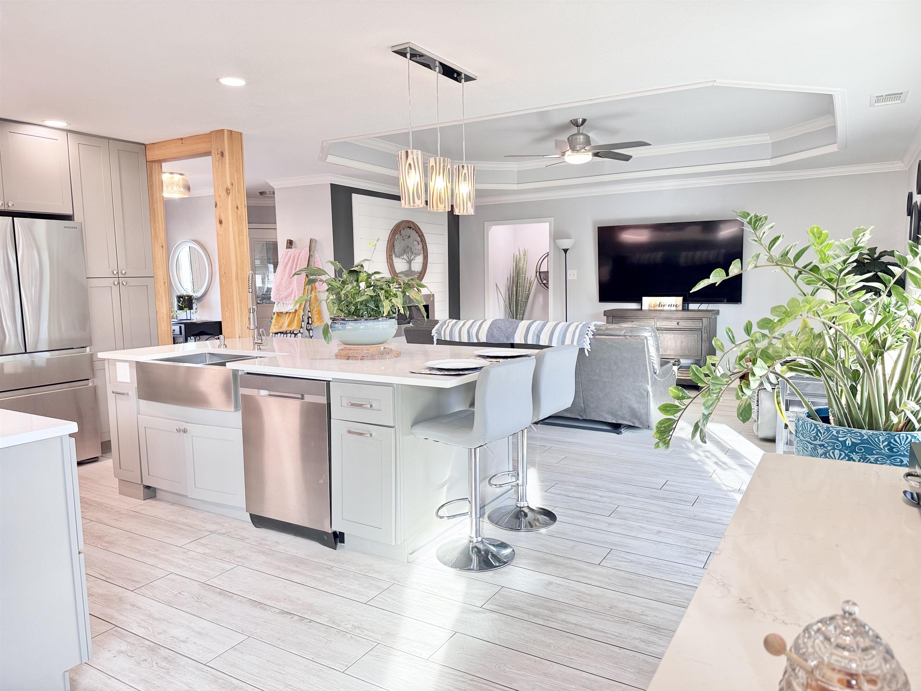 CROSS CREEK - Residential