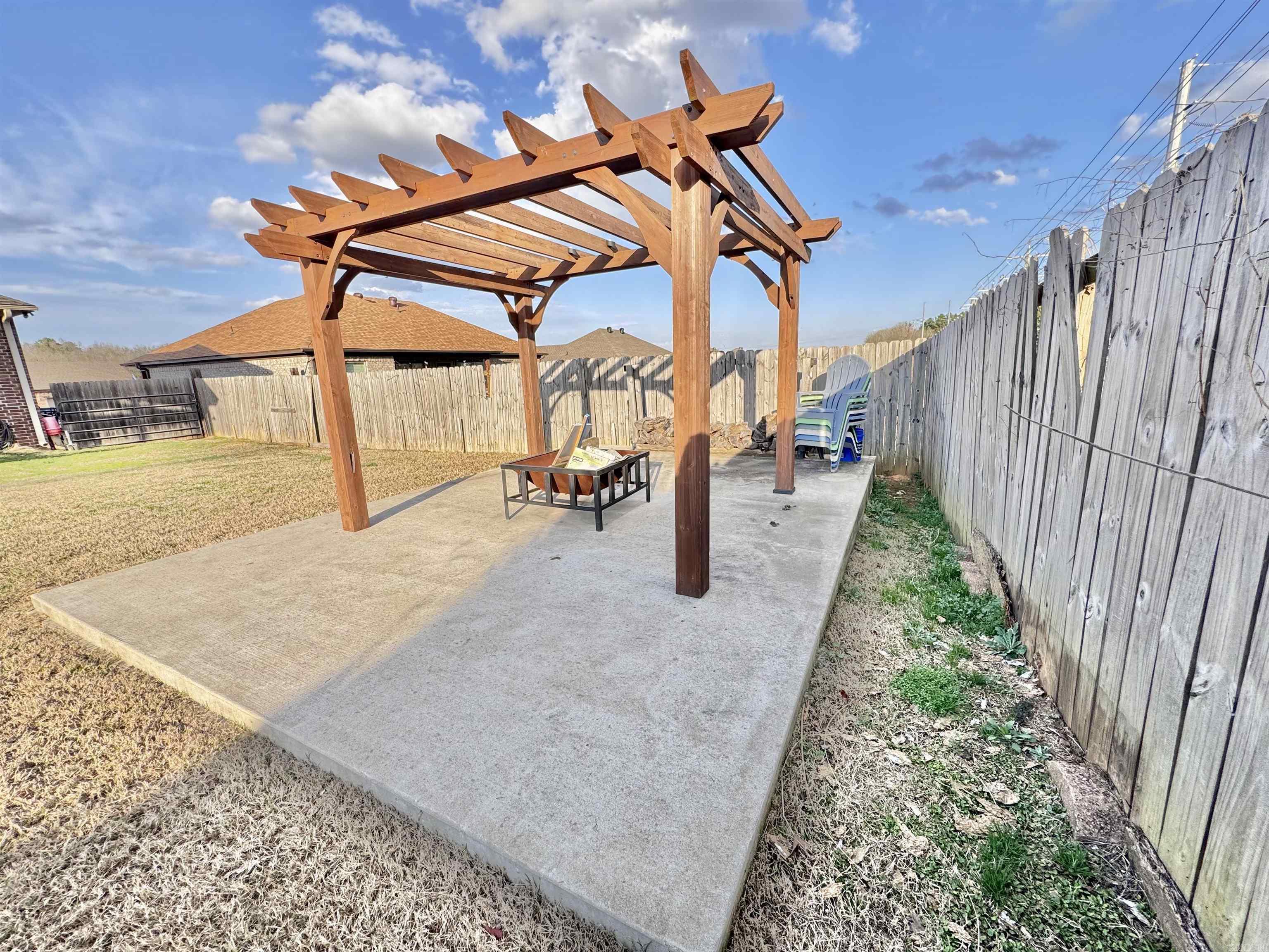 CROSS CREEK - Residential