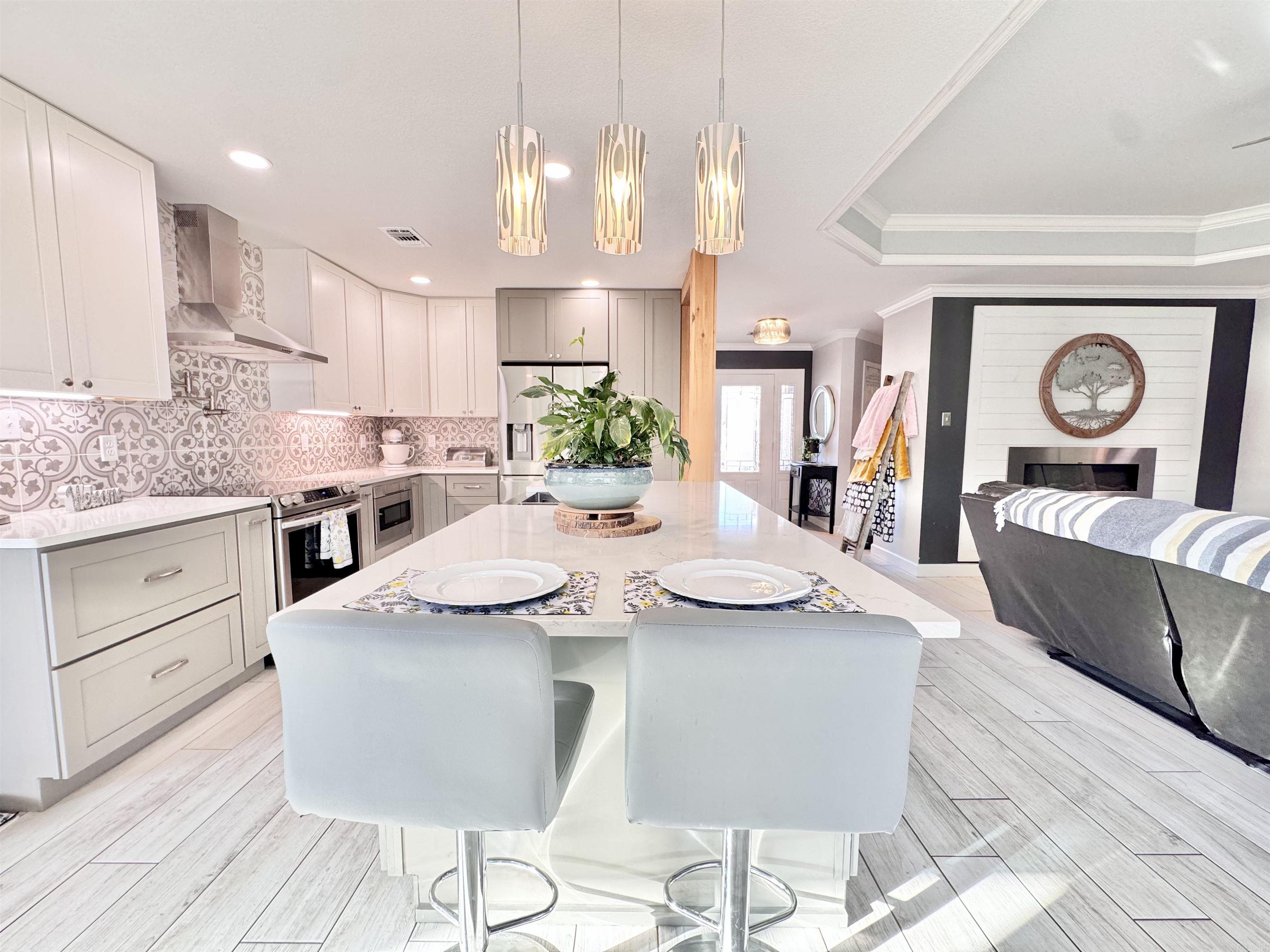 CROSS CREEK - Residential