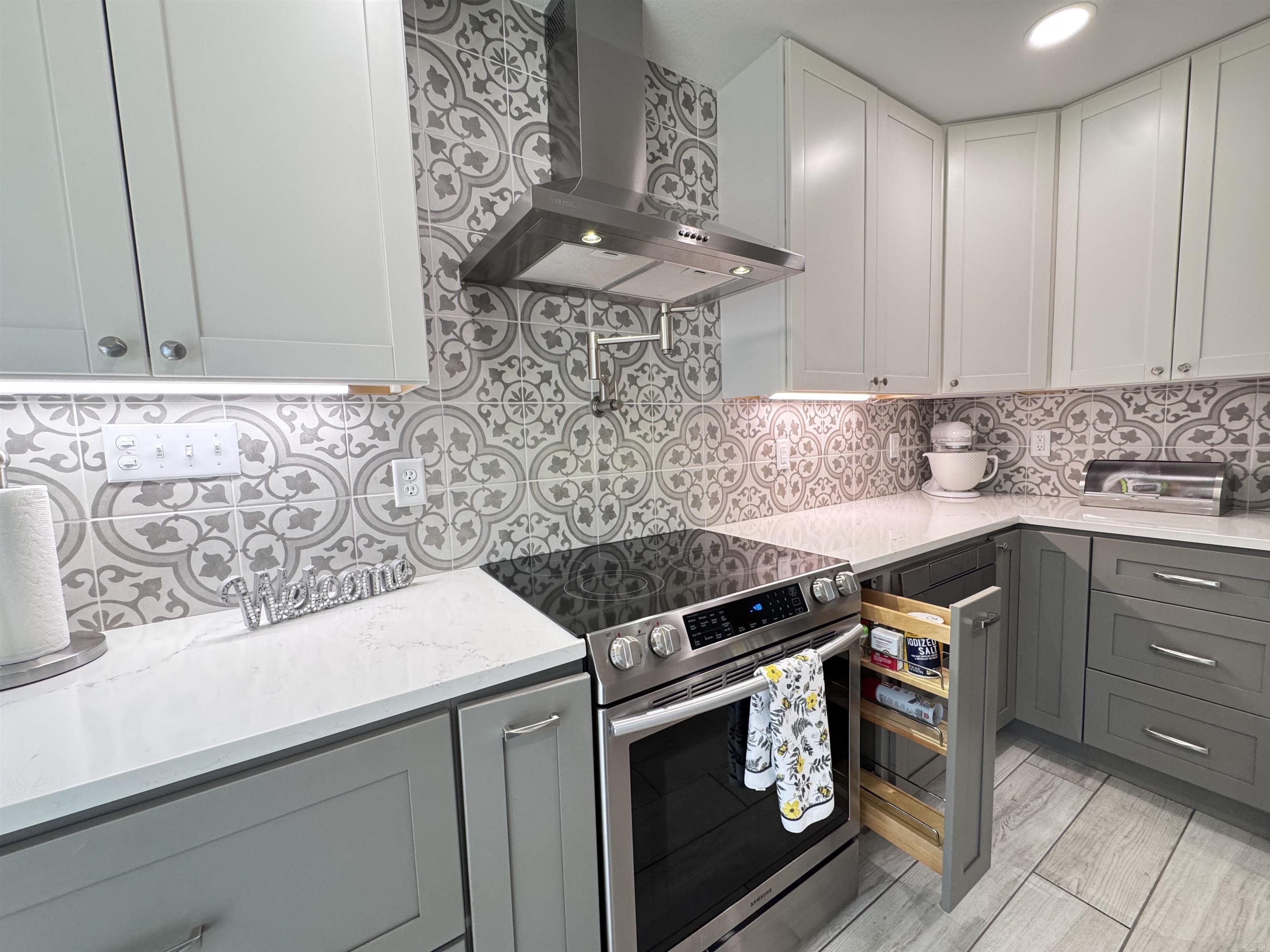 CROSS CREEK - Residential