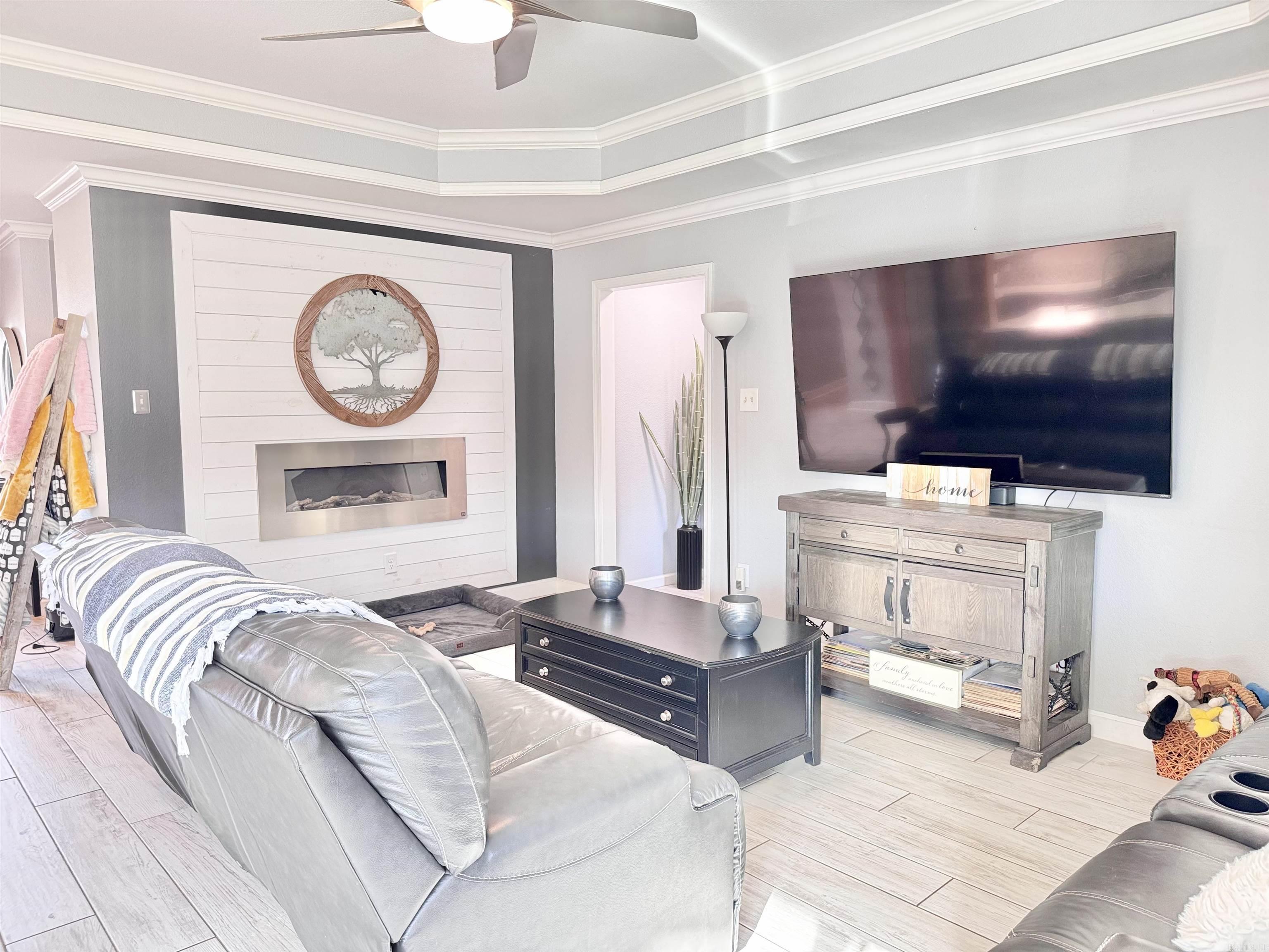 CROSS CREEK - Residential