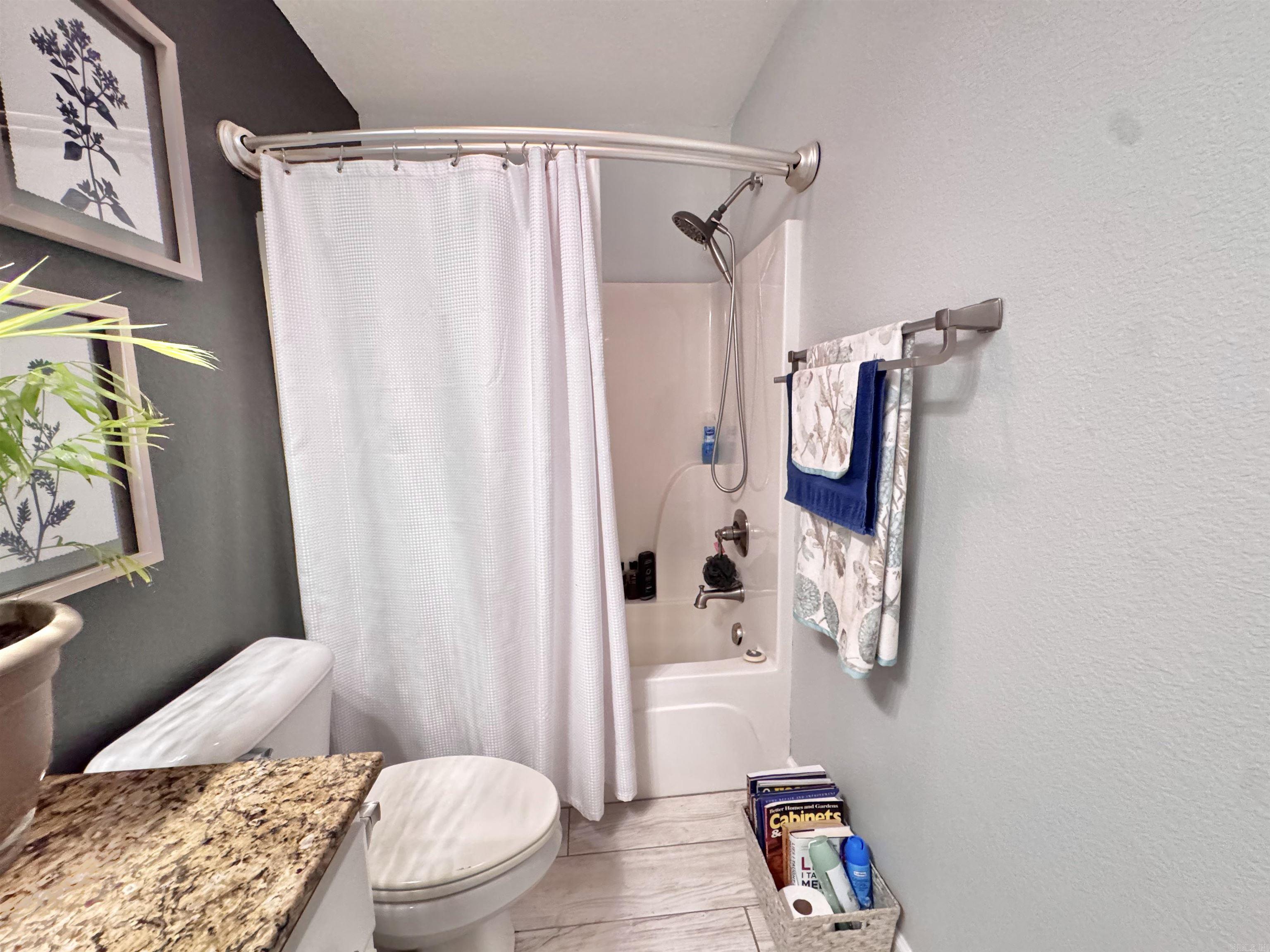 CROSS CREEK - Residential