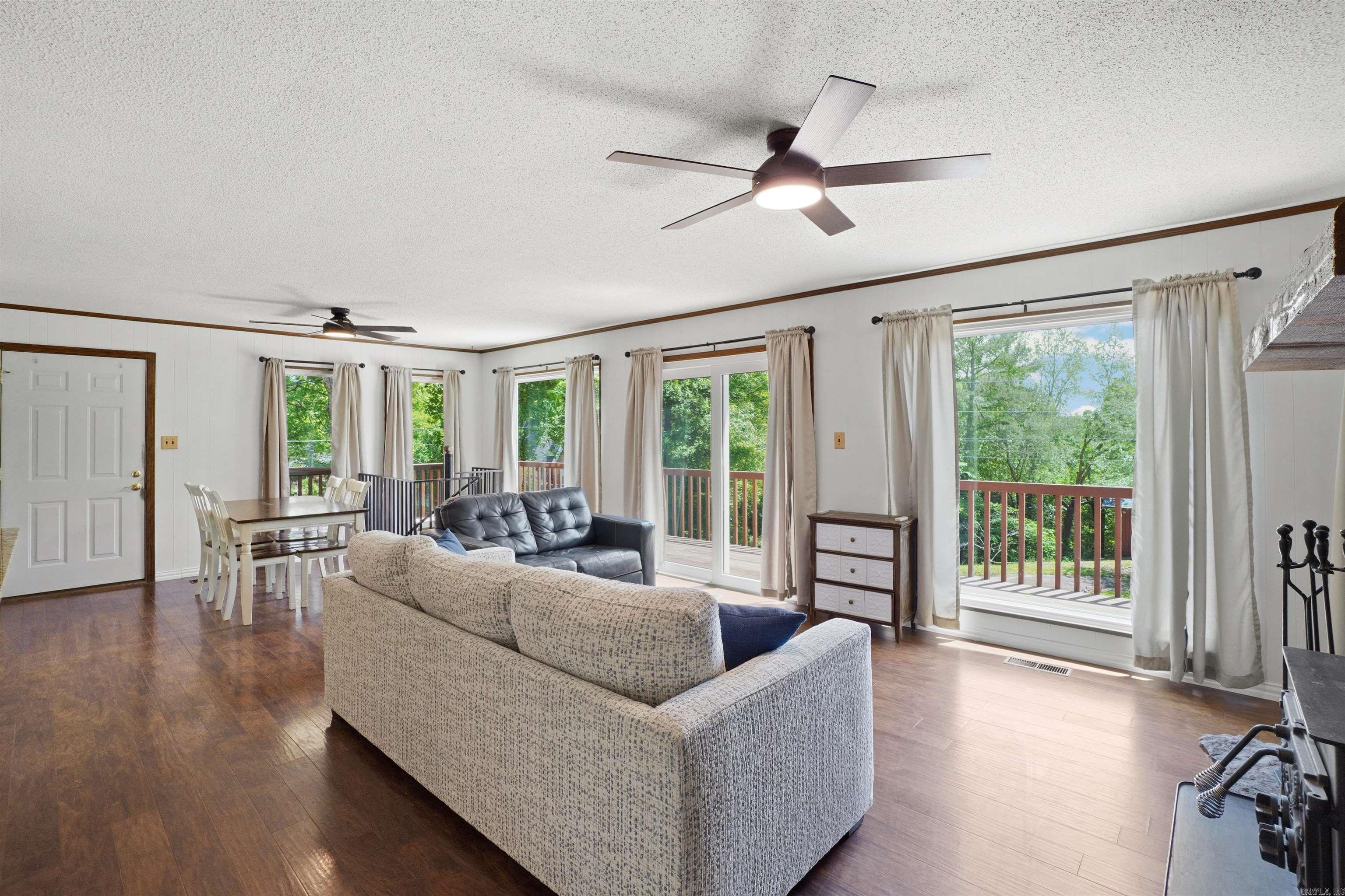 CHELSEA GLADE - Residential
