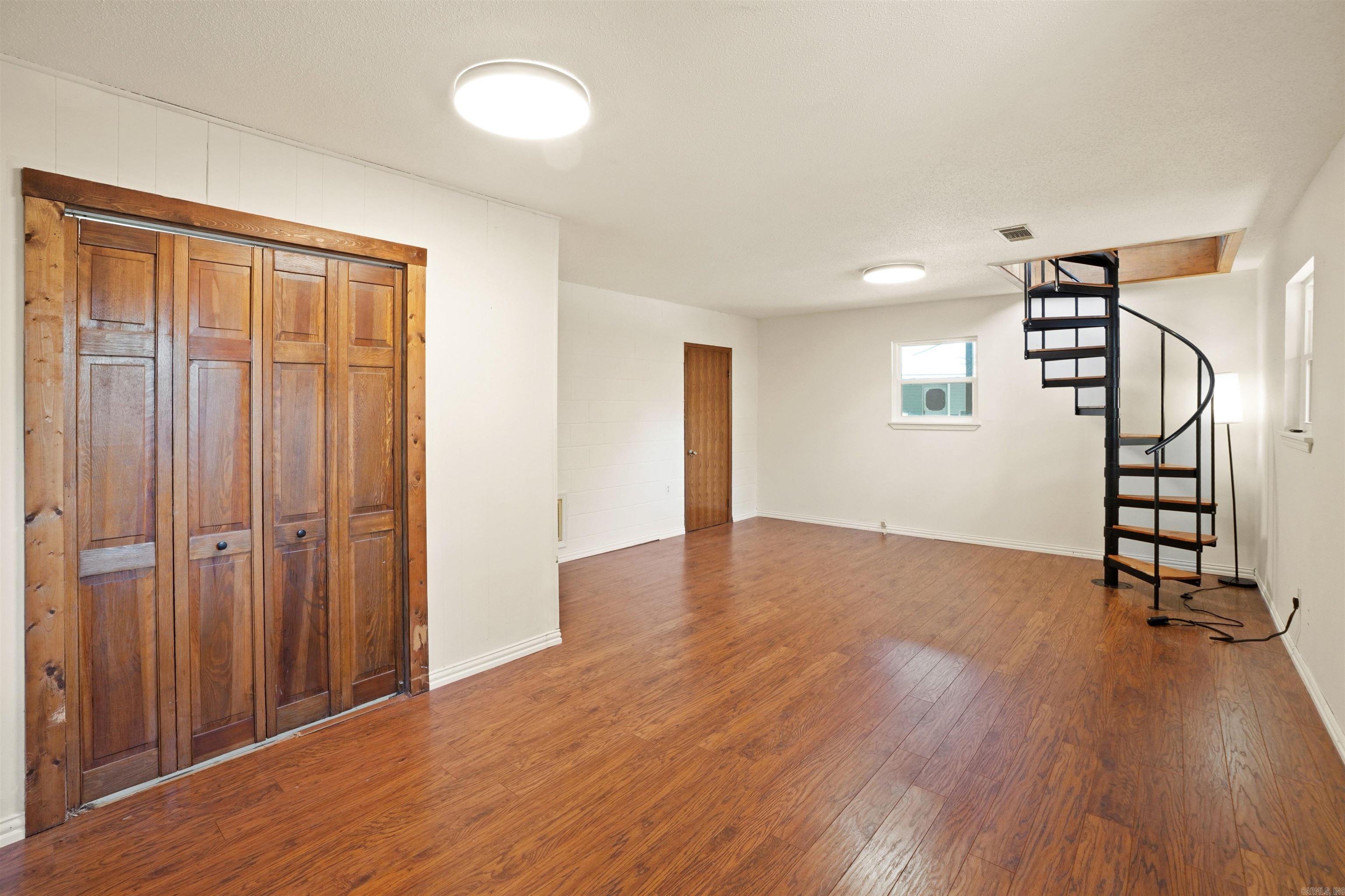 CHELSEA GLADE - Residential