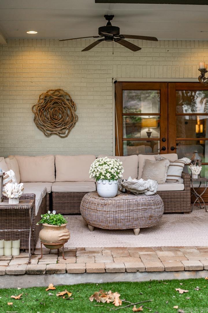 SHADOWLAWN - Residential