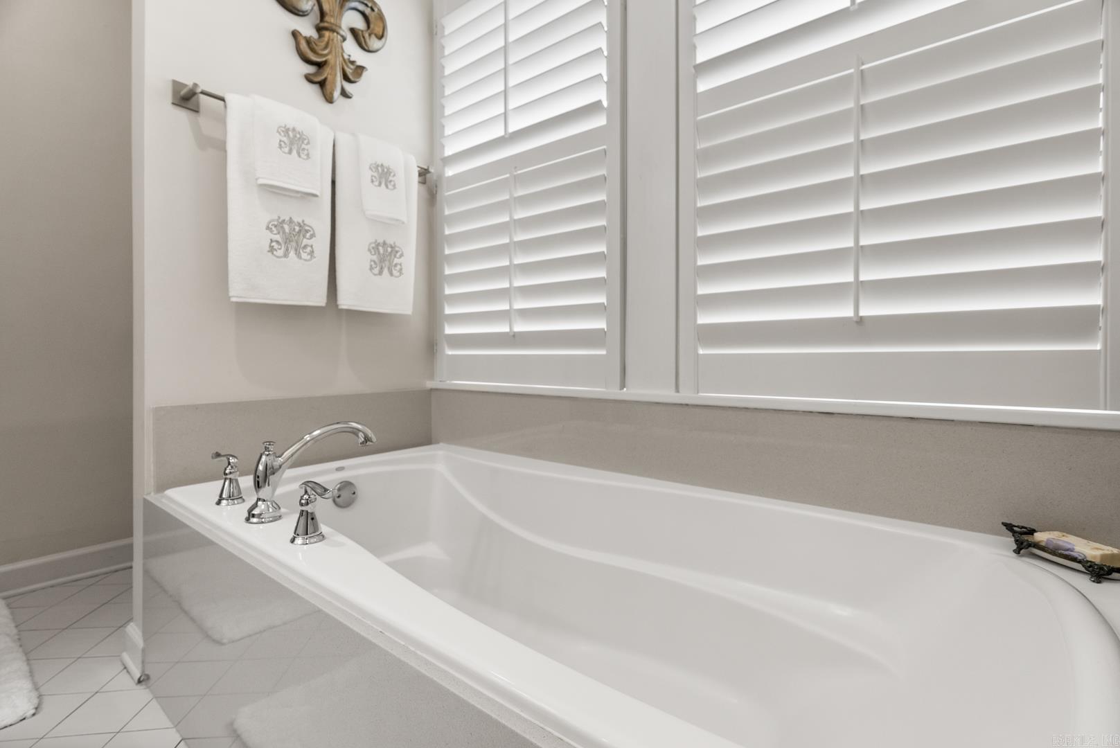 SHADOWLAWN - Residential