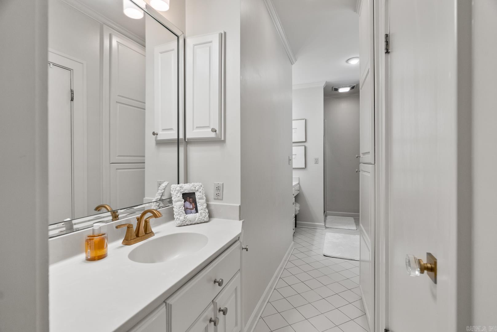 SHADOWLAWN - Residential