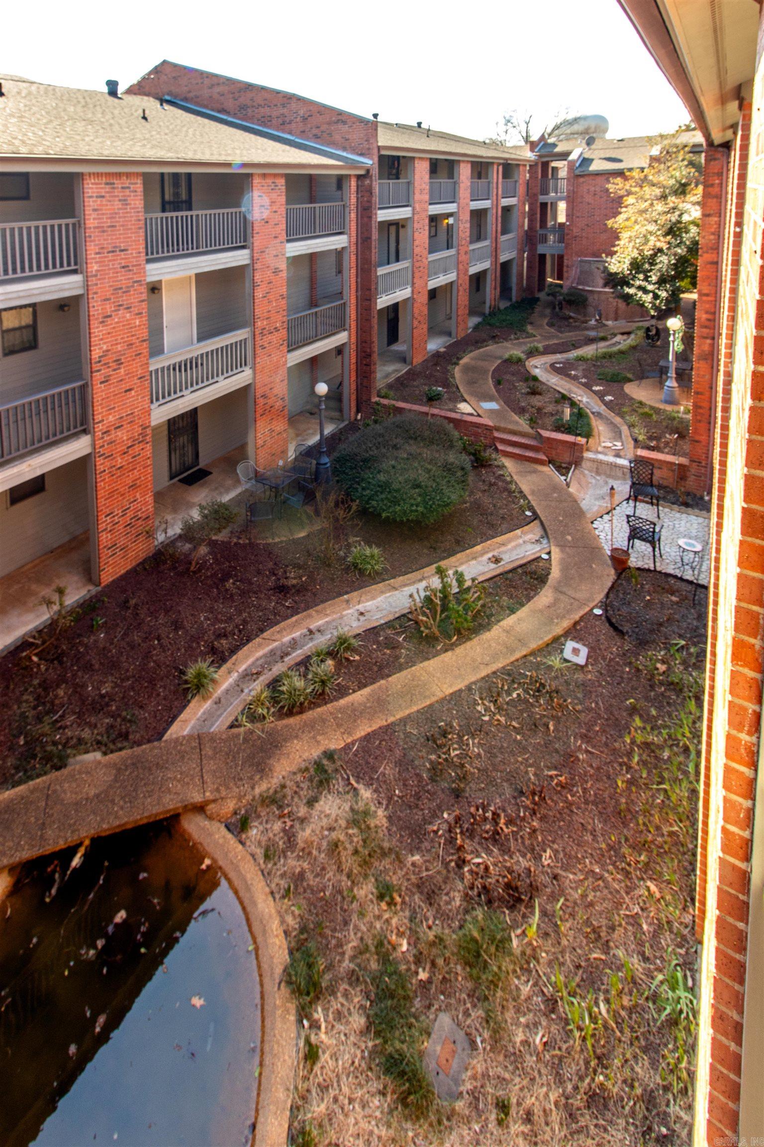 CAMBRIDGE COURT - Residential