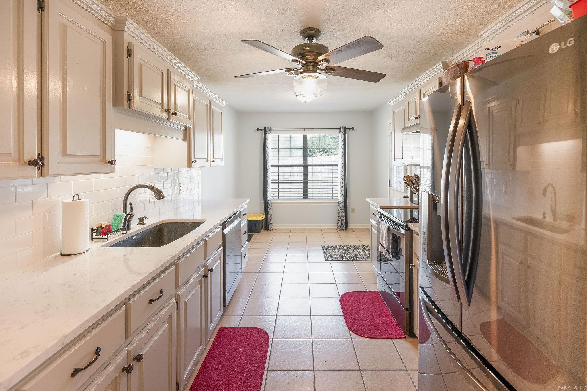 COUNTRY VILLAGE ESTATES - Residential