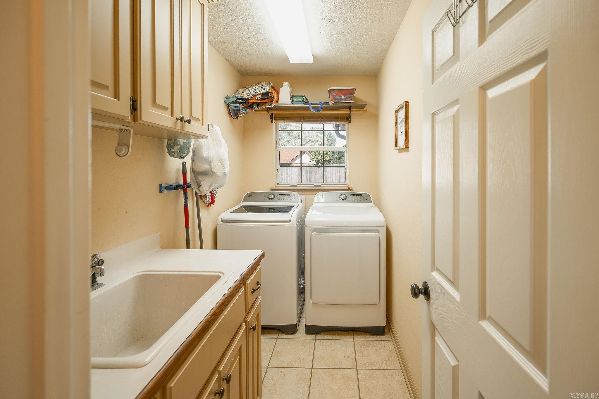 COUNTRY VILLAGE ESTATES - Residential