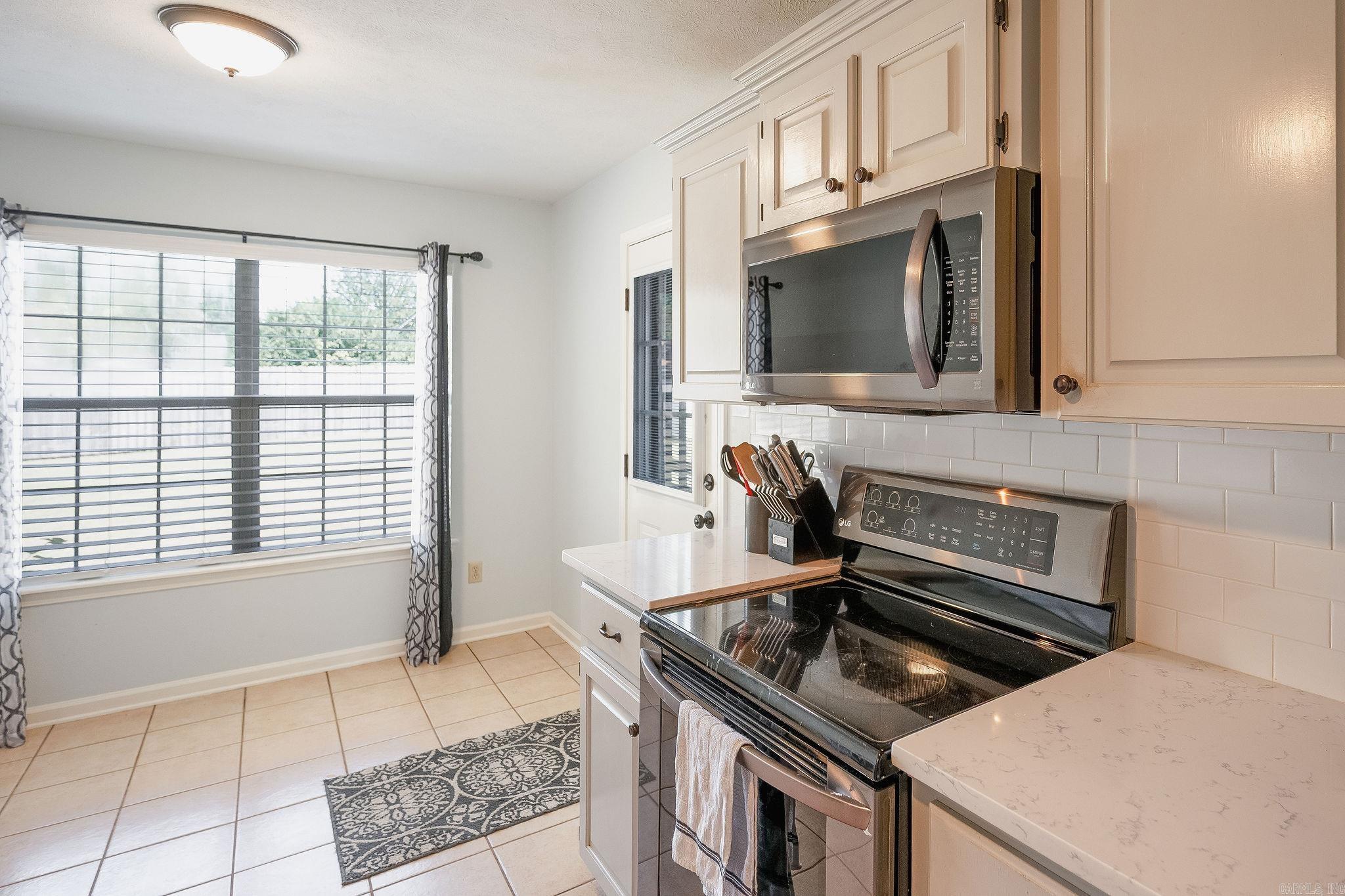 COUNTRY VILLAGE ESTATES - Residential