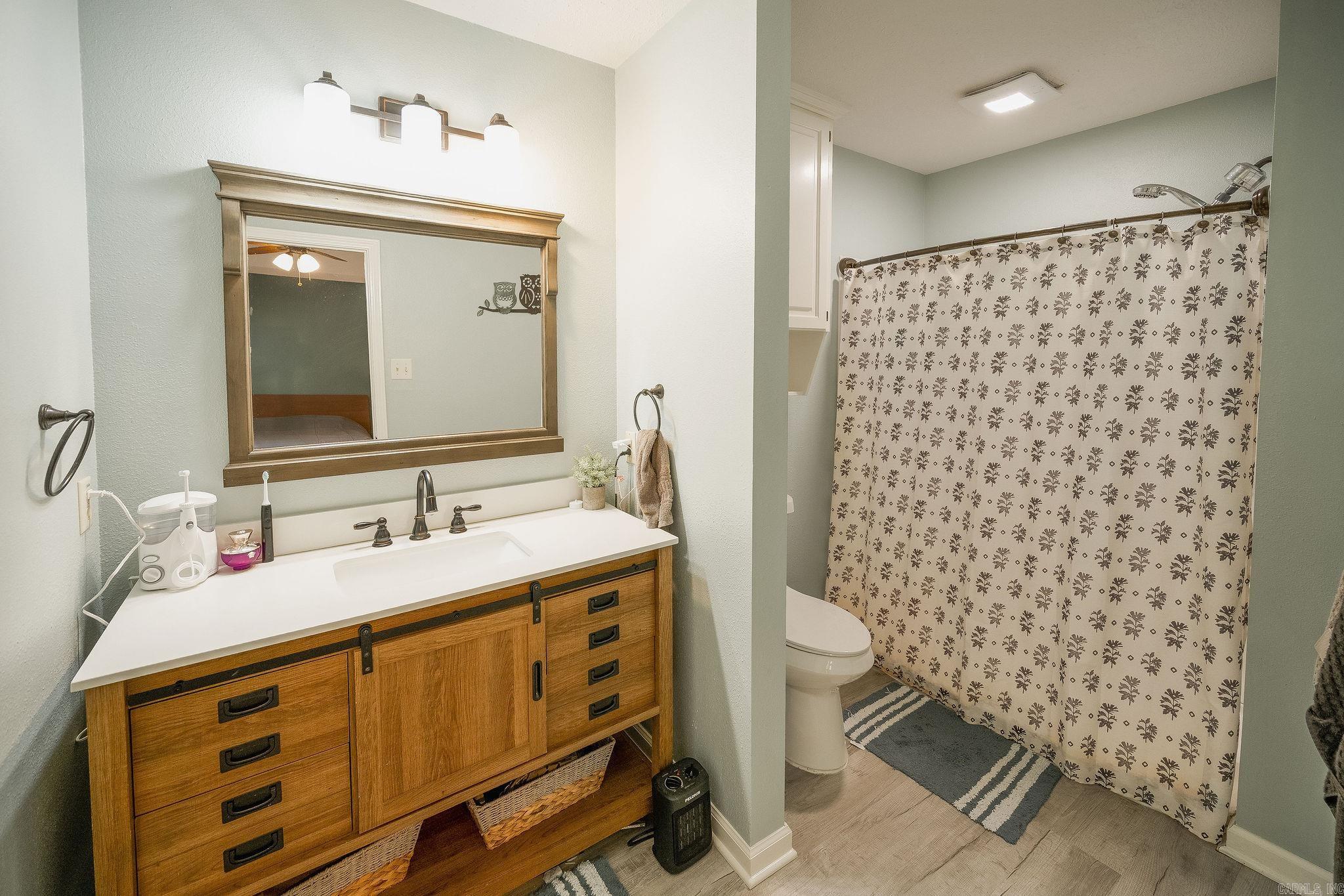 COUNTRY VILLAGE ESTATES - Residential