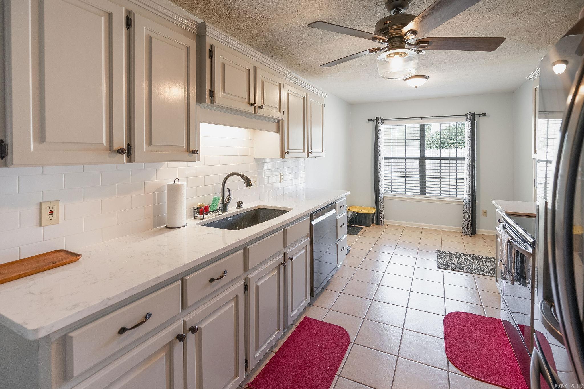 COUNTRY VILLAGE ESTATES - Residential