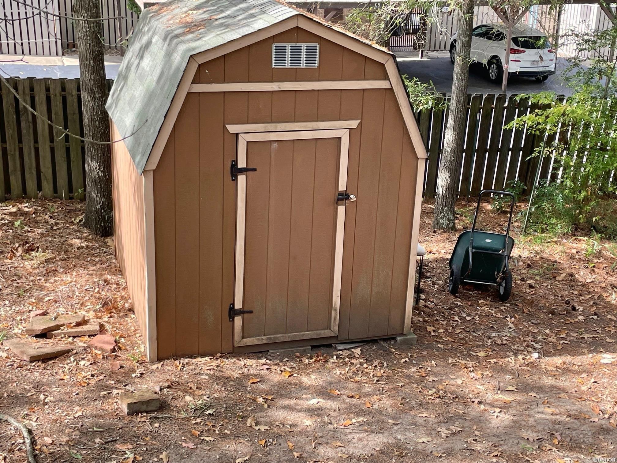 INDIAN HILLS ESTATES - Residential