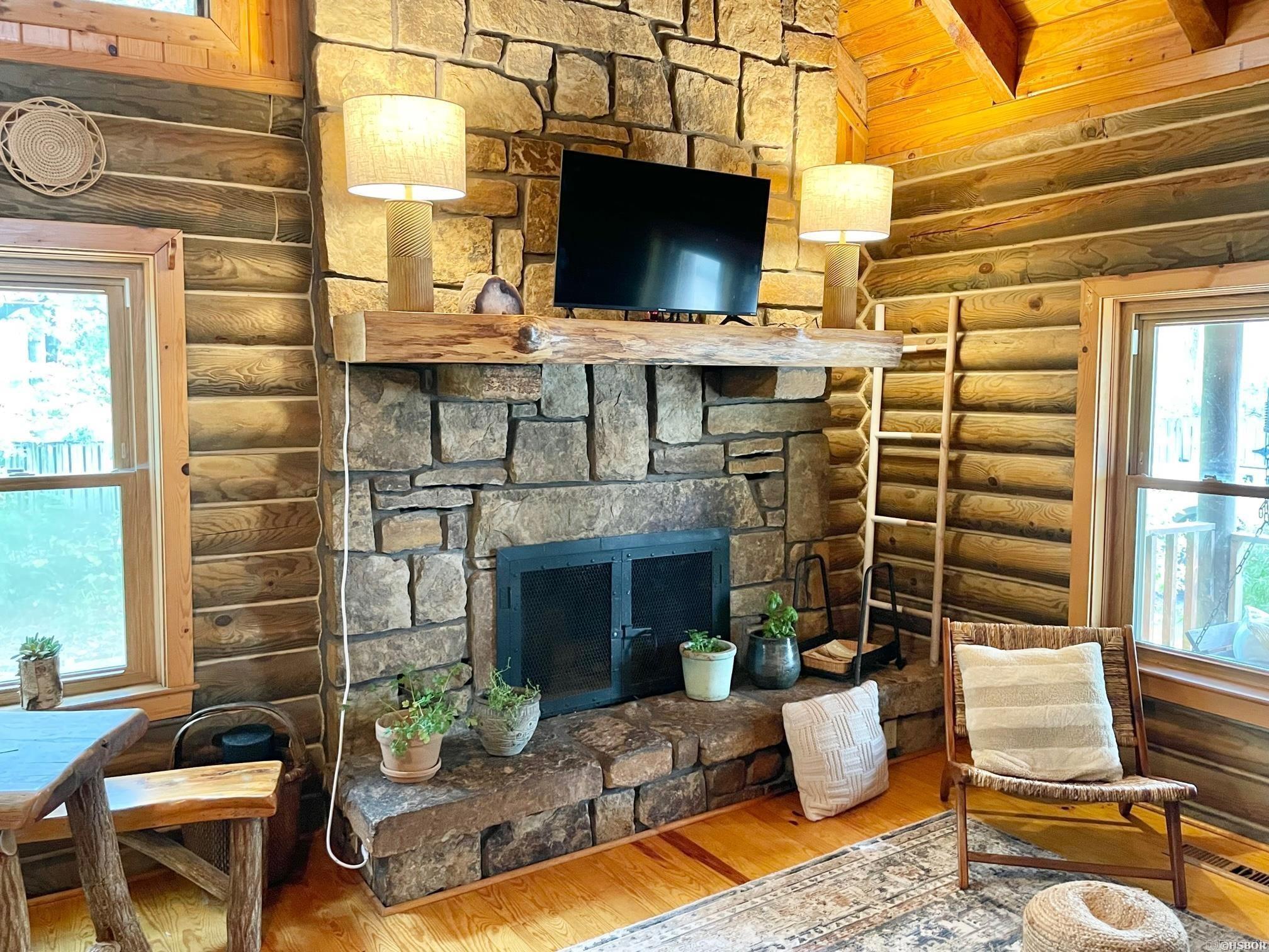 INDIAN HILLS ESTATES - Residential