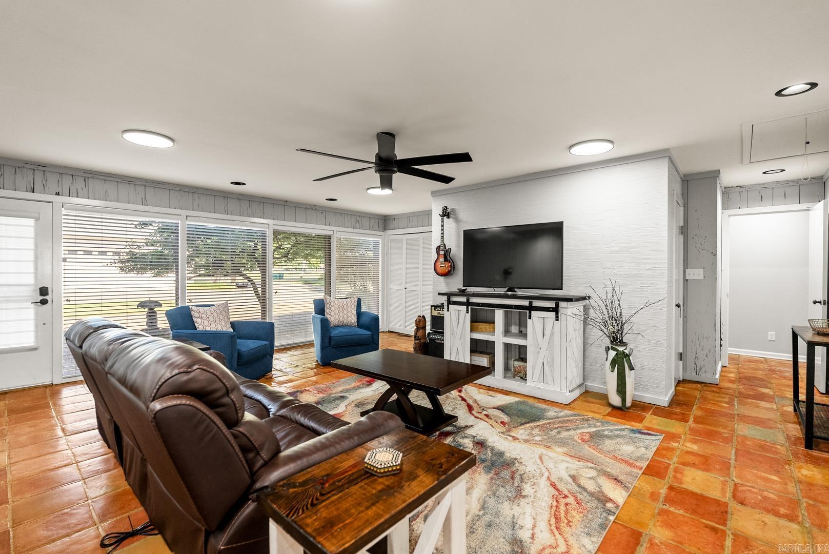 COUNTRY CLUB ADD - Residential