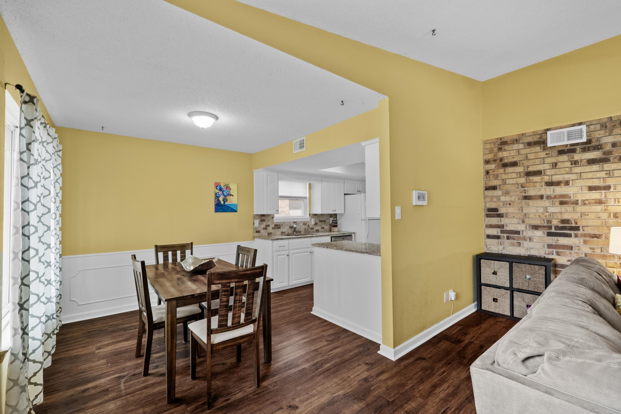 PARKWAY PLACE - Residential