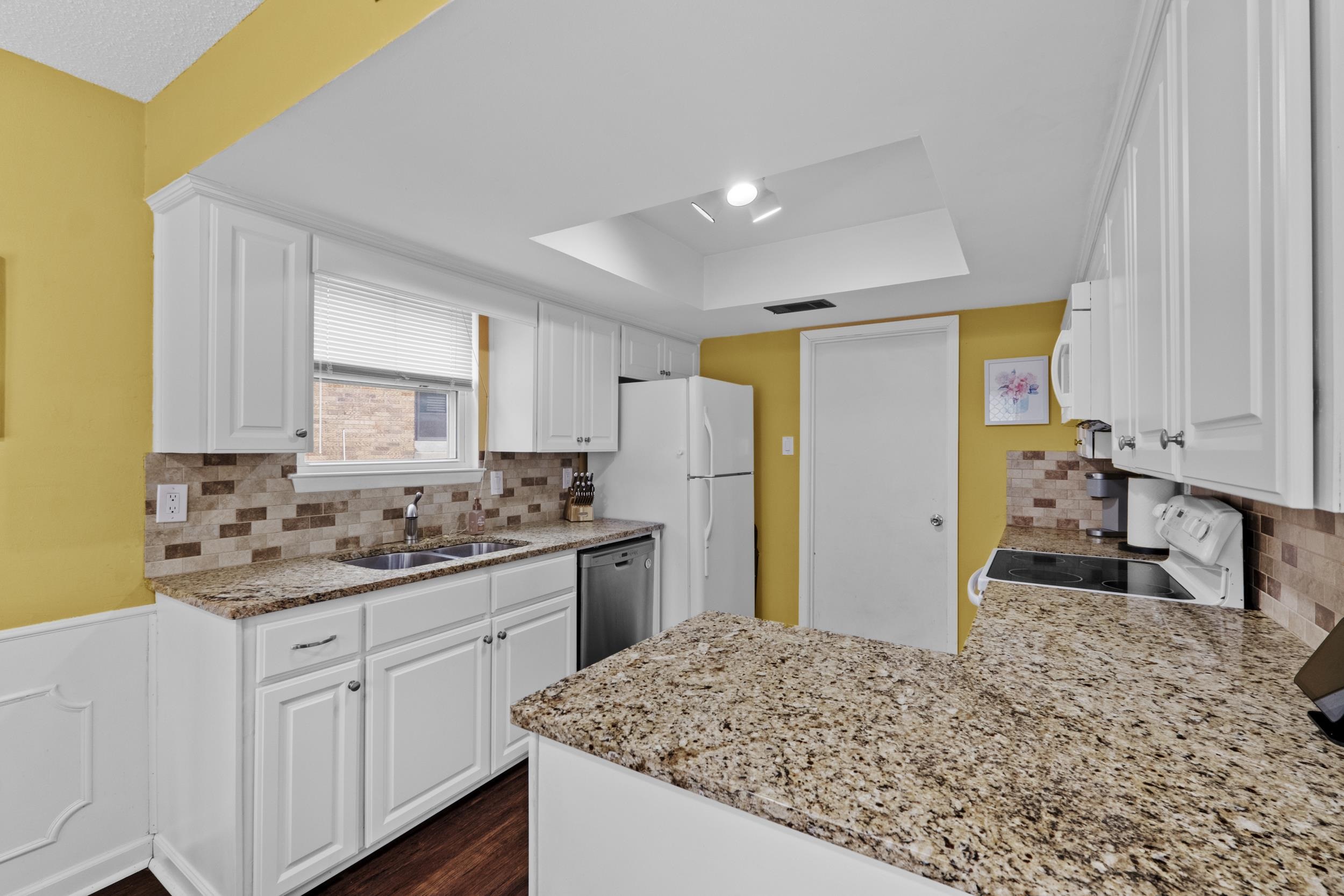 PARKWAY PLACE - Residential