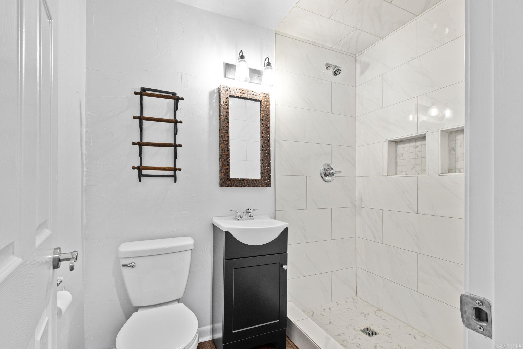 INDIAN HILLS - Residential