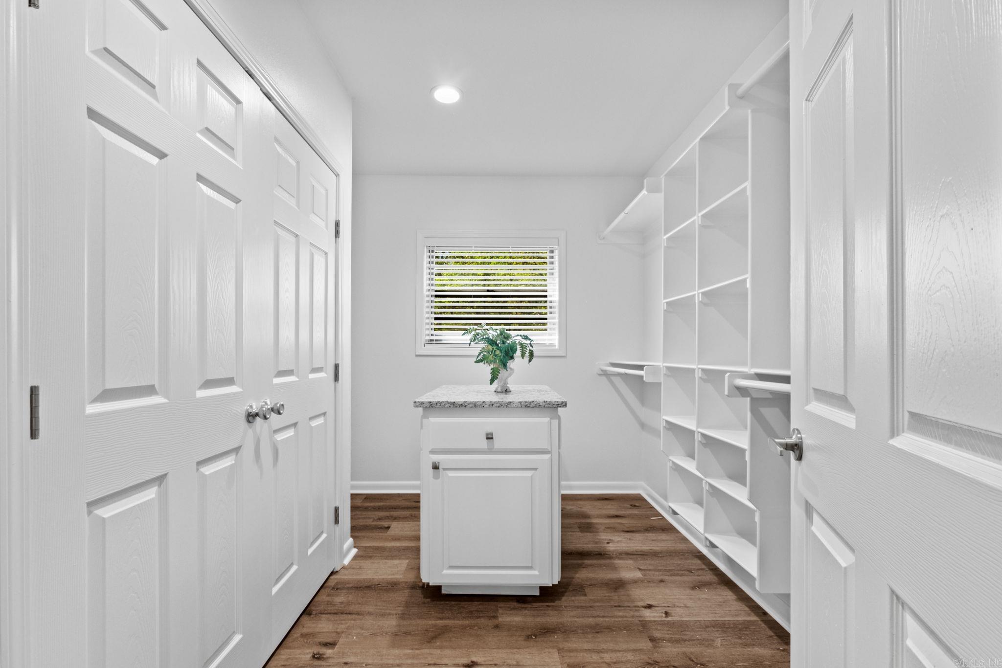 INDIAN HILLS - Residential