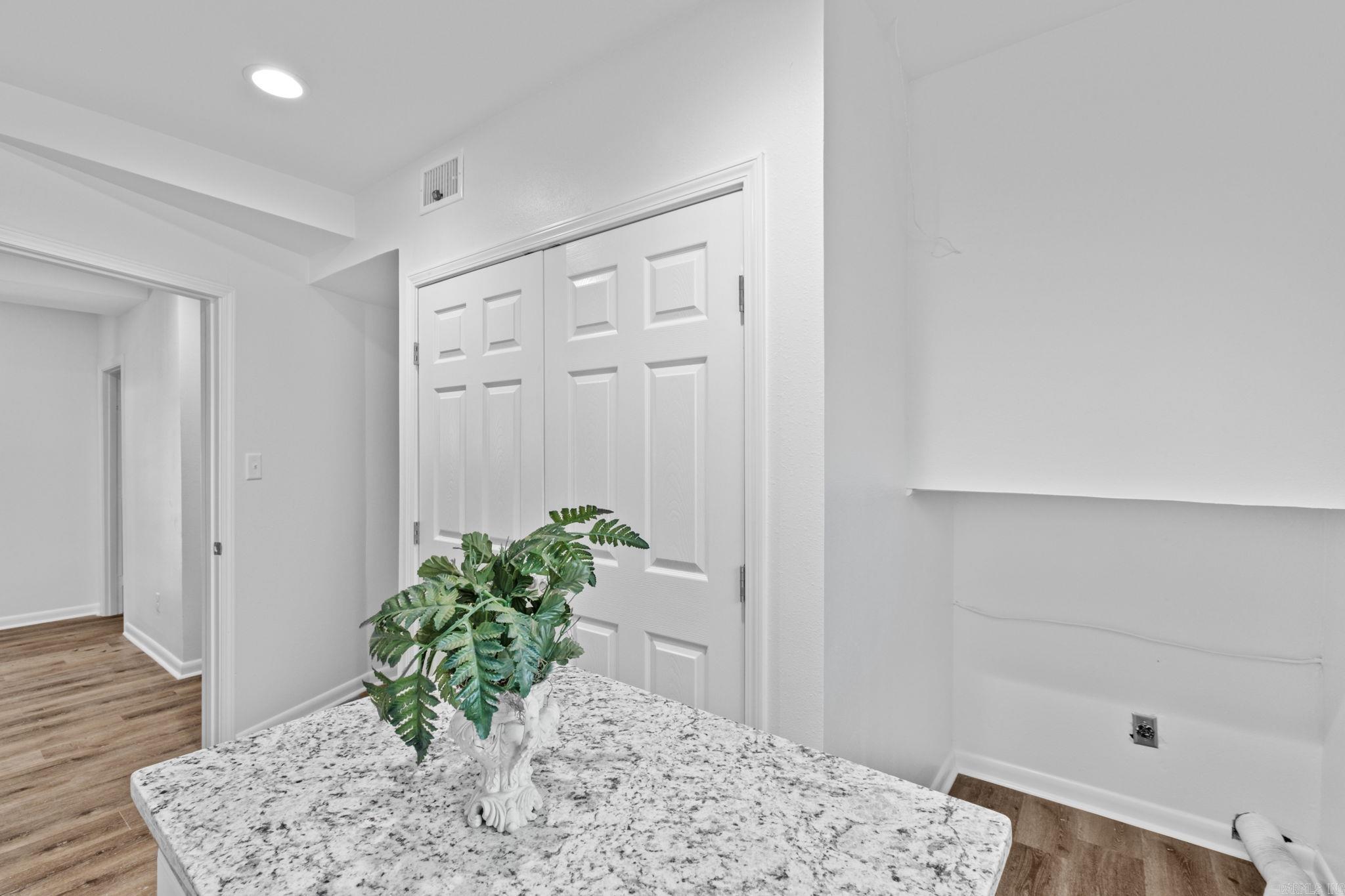 INDIAN HILLS - Residential