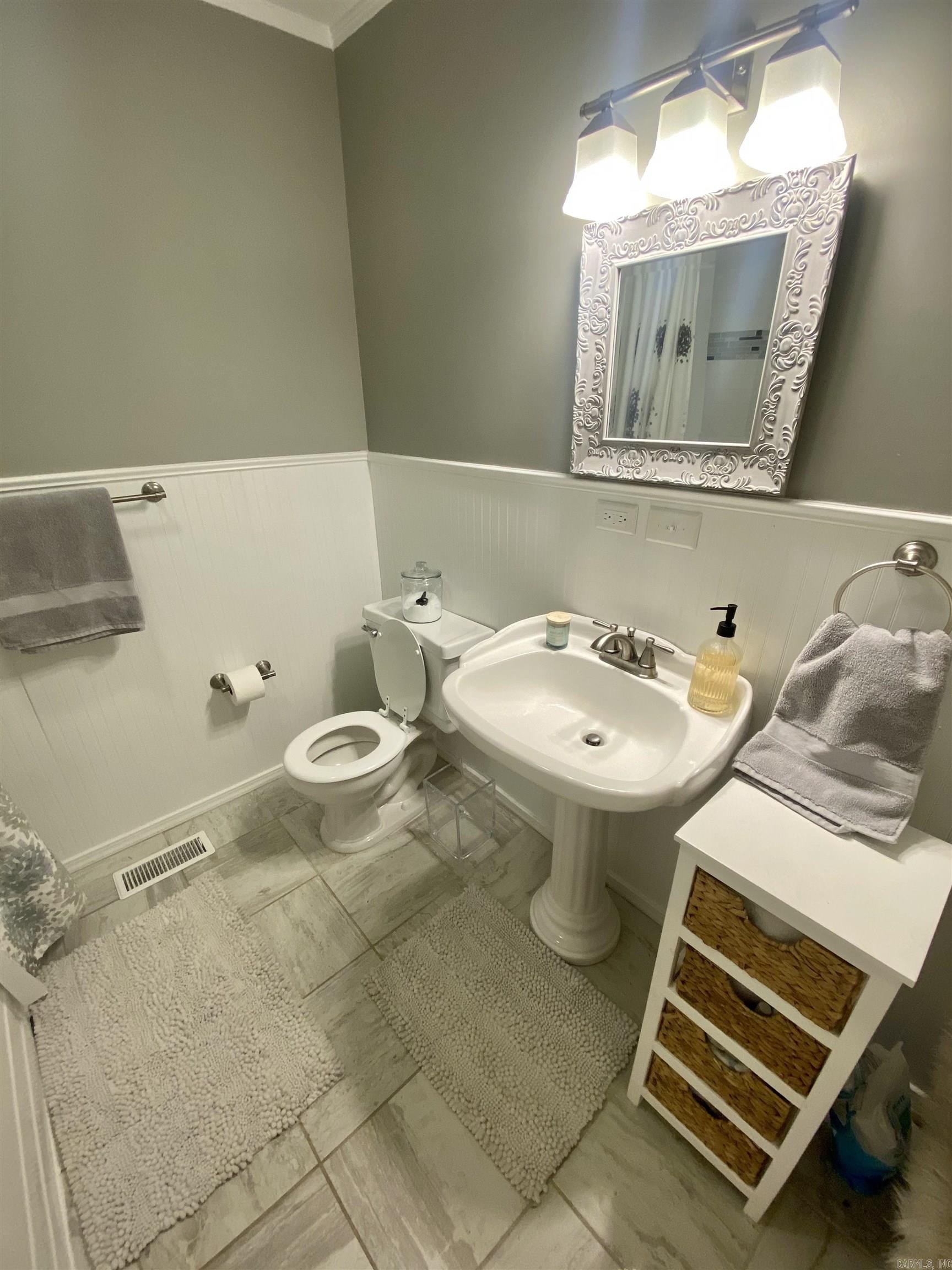 Greenland Hills - Residential Lease