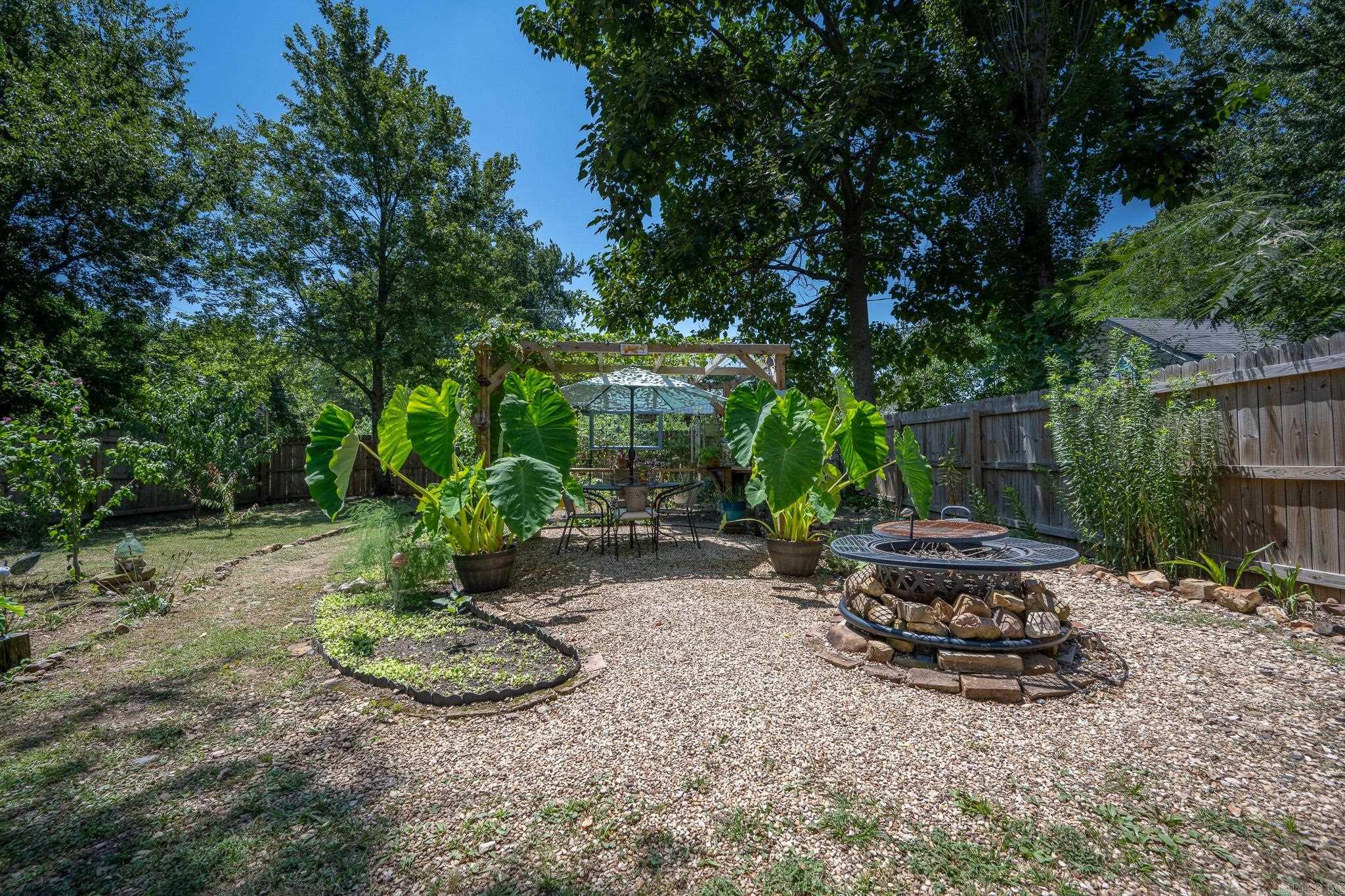 Mena Original - Residential