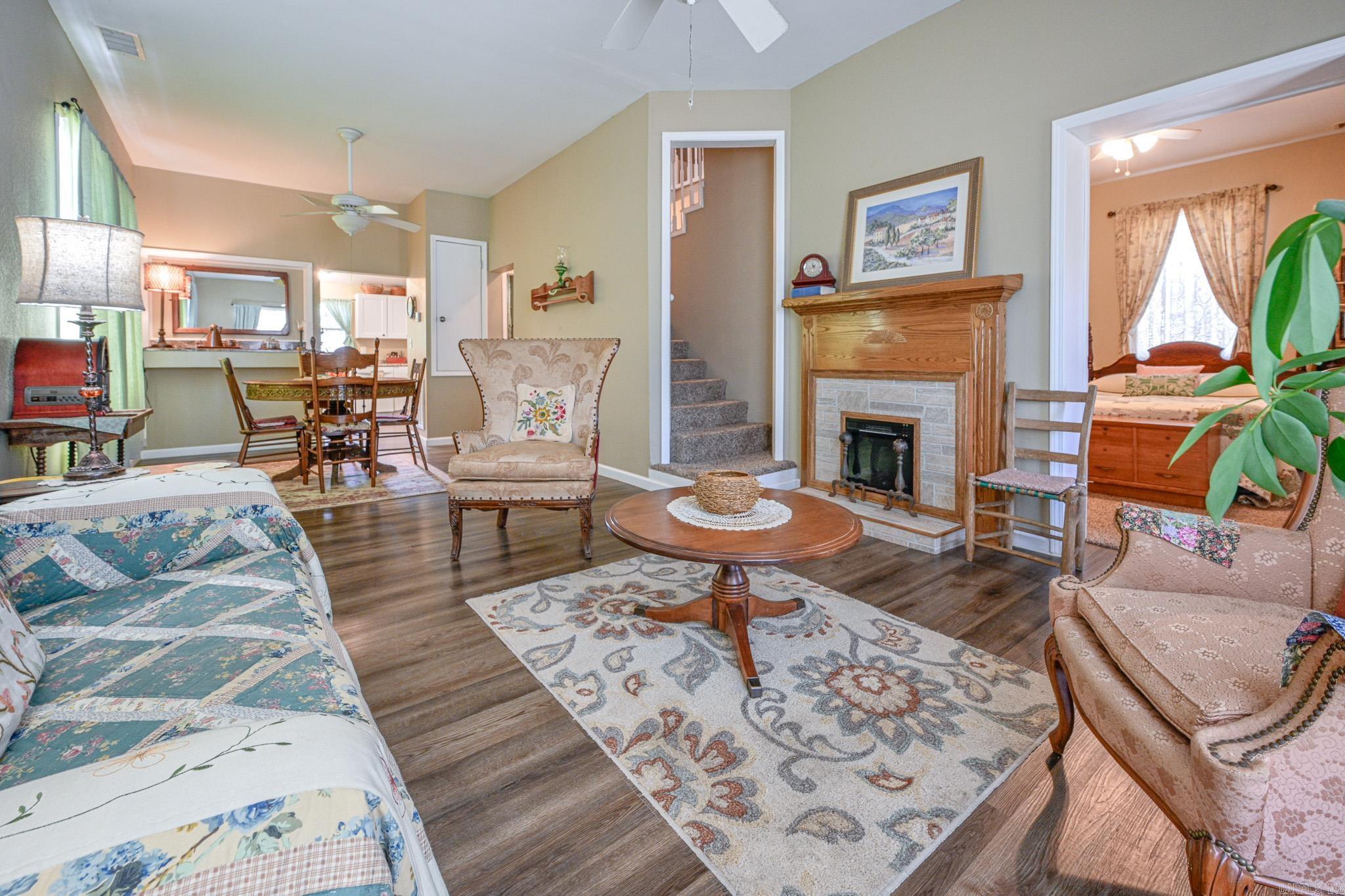 Mena Original - Residential