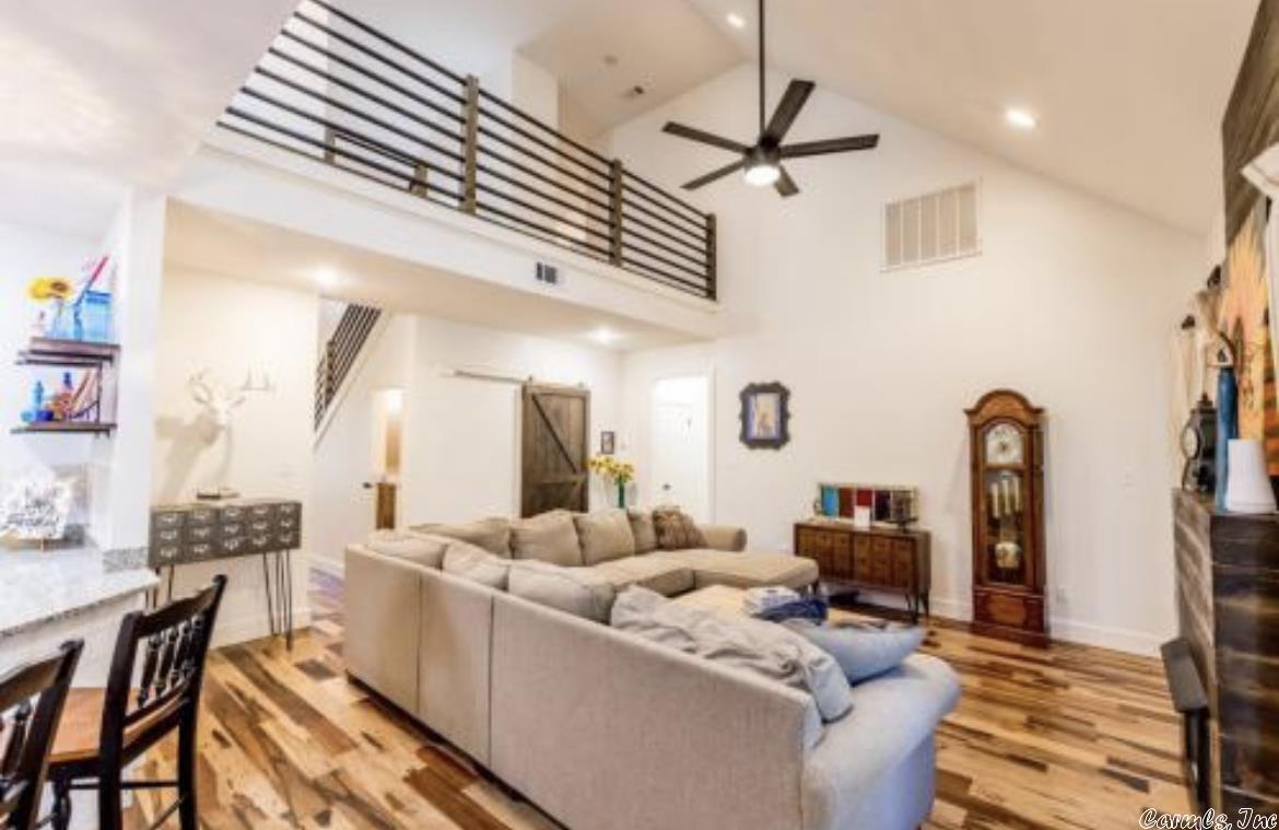 Valley View Manor - Residential Lease