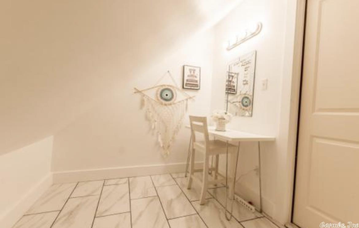 Valley View Manor - Residential Lease