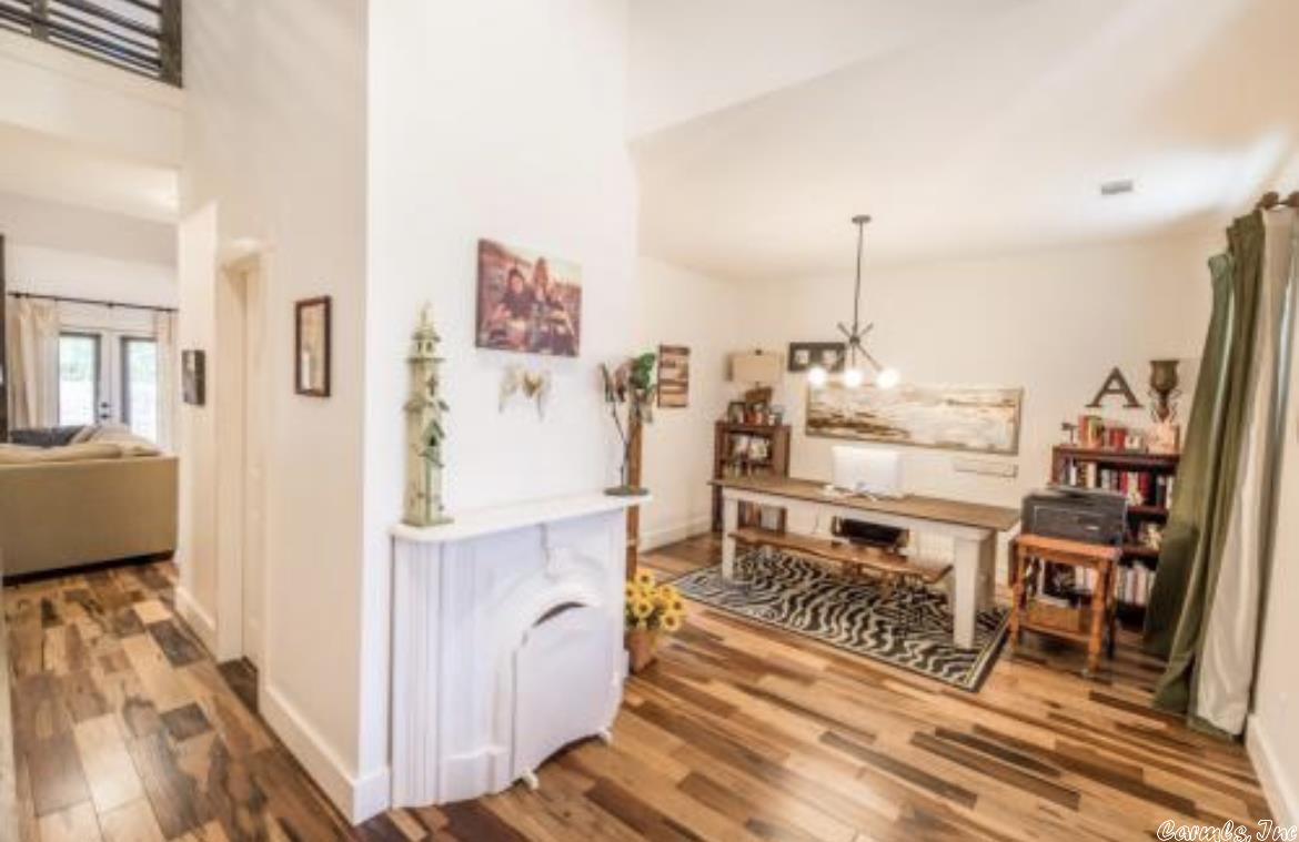 Valley View Manor - Residential Lease