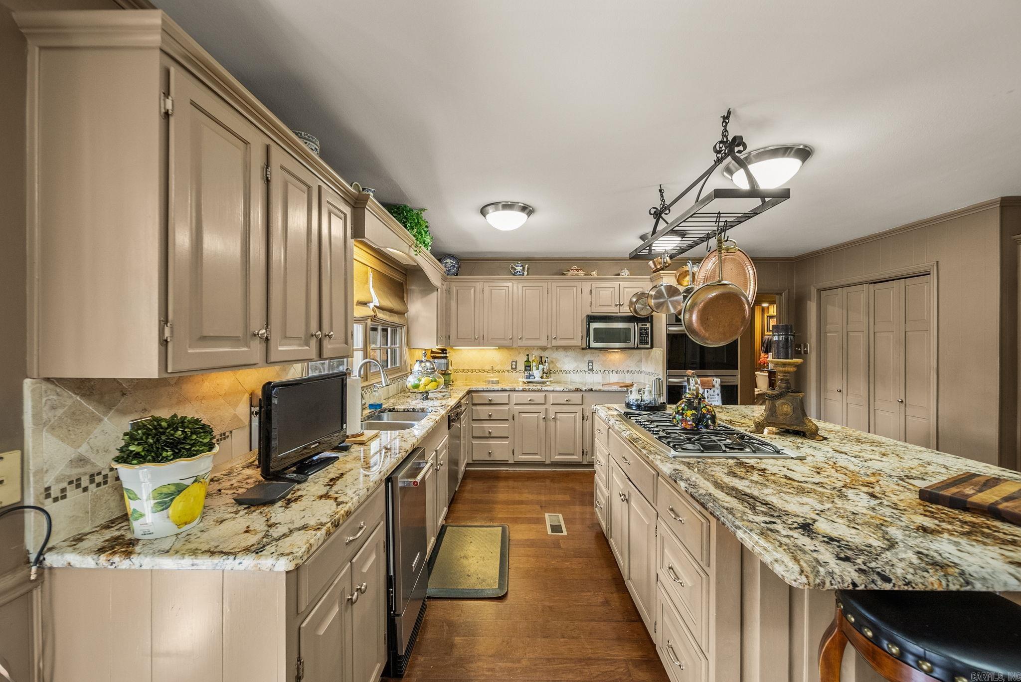 PLEASANT VALLEY - Residential