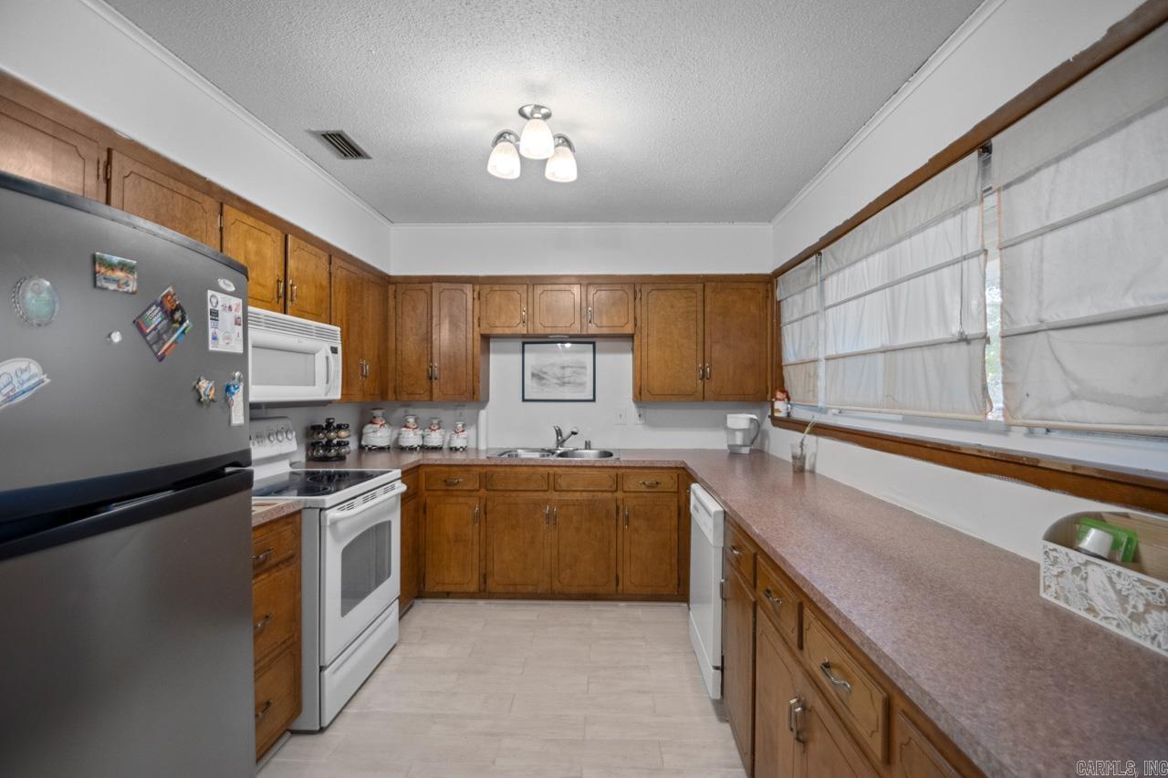 MISTY MEADOWS - Residential