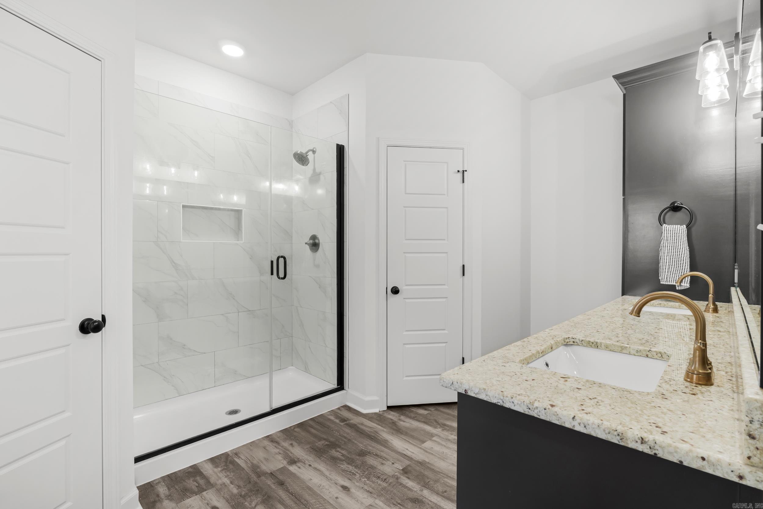 EAST MEADOW - Residential