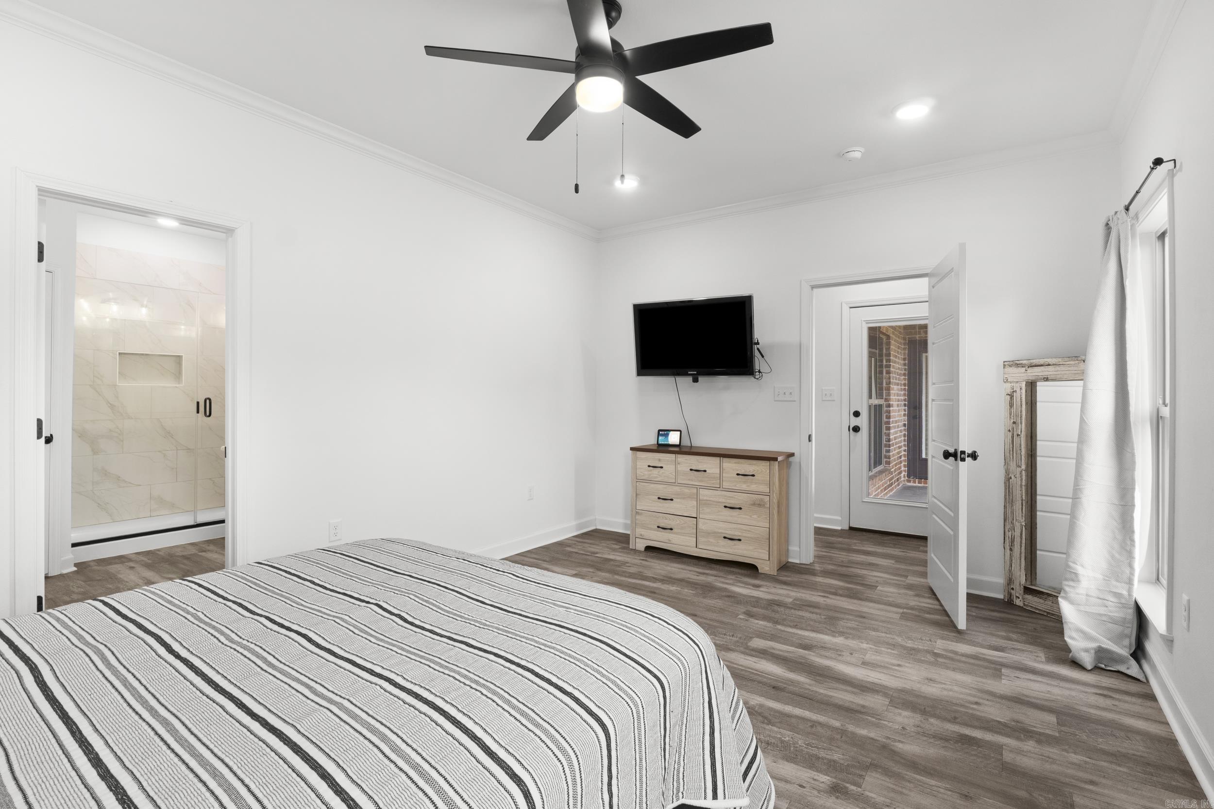 EAST MEADOW - Residential