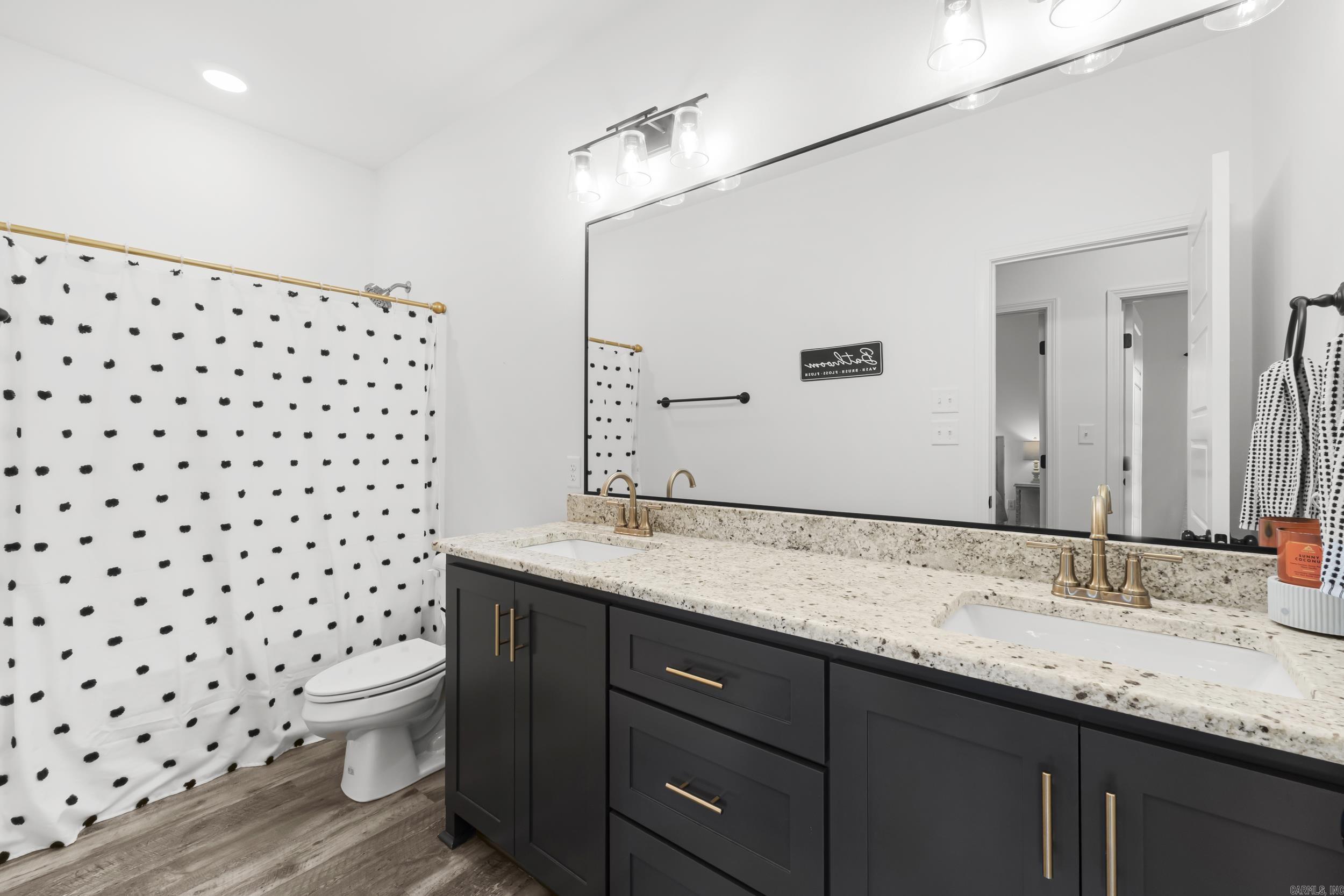 EAST MEADOW - Residential