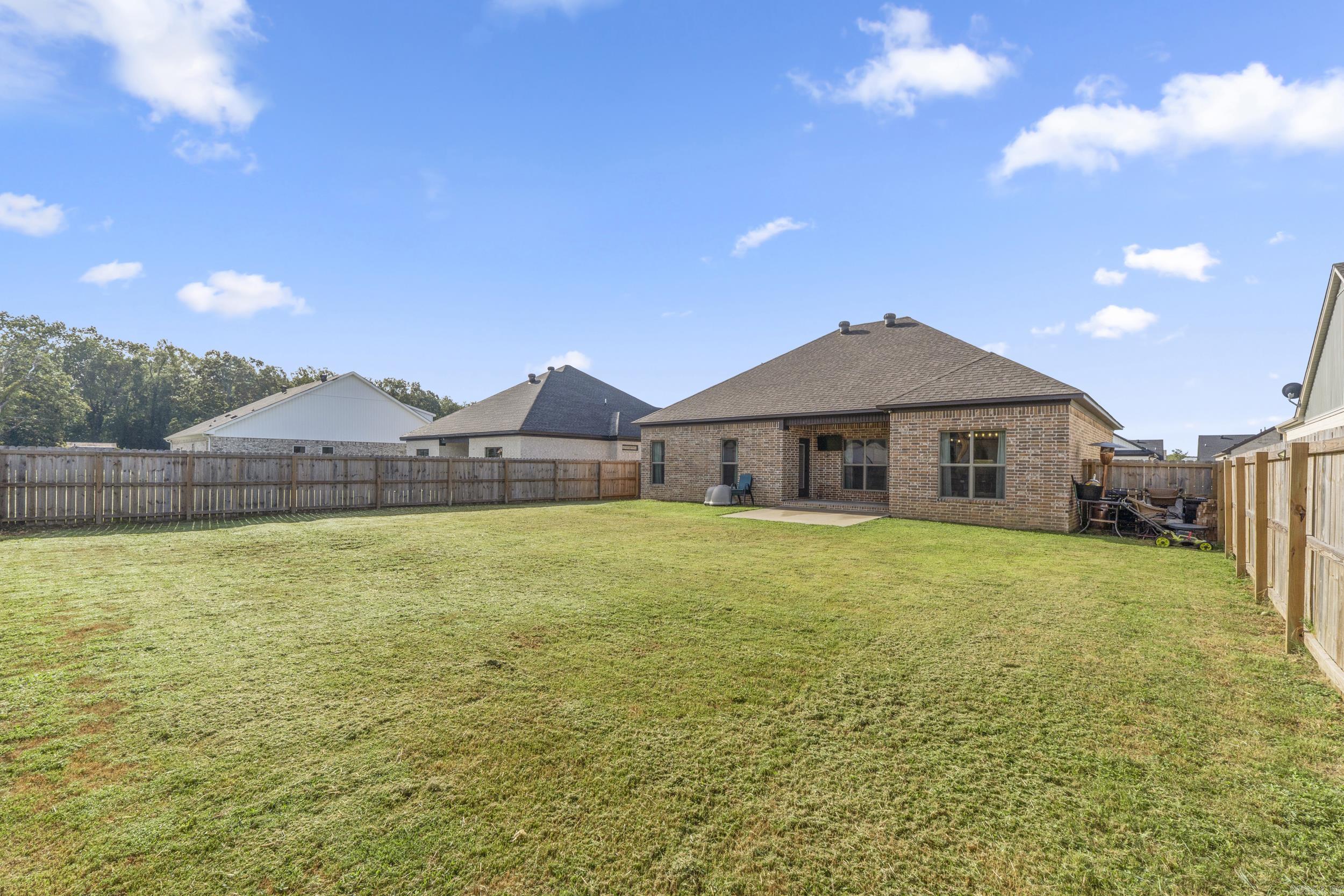 EAST MEADOW - Residential