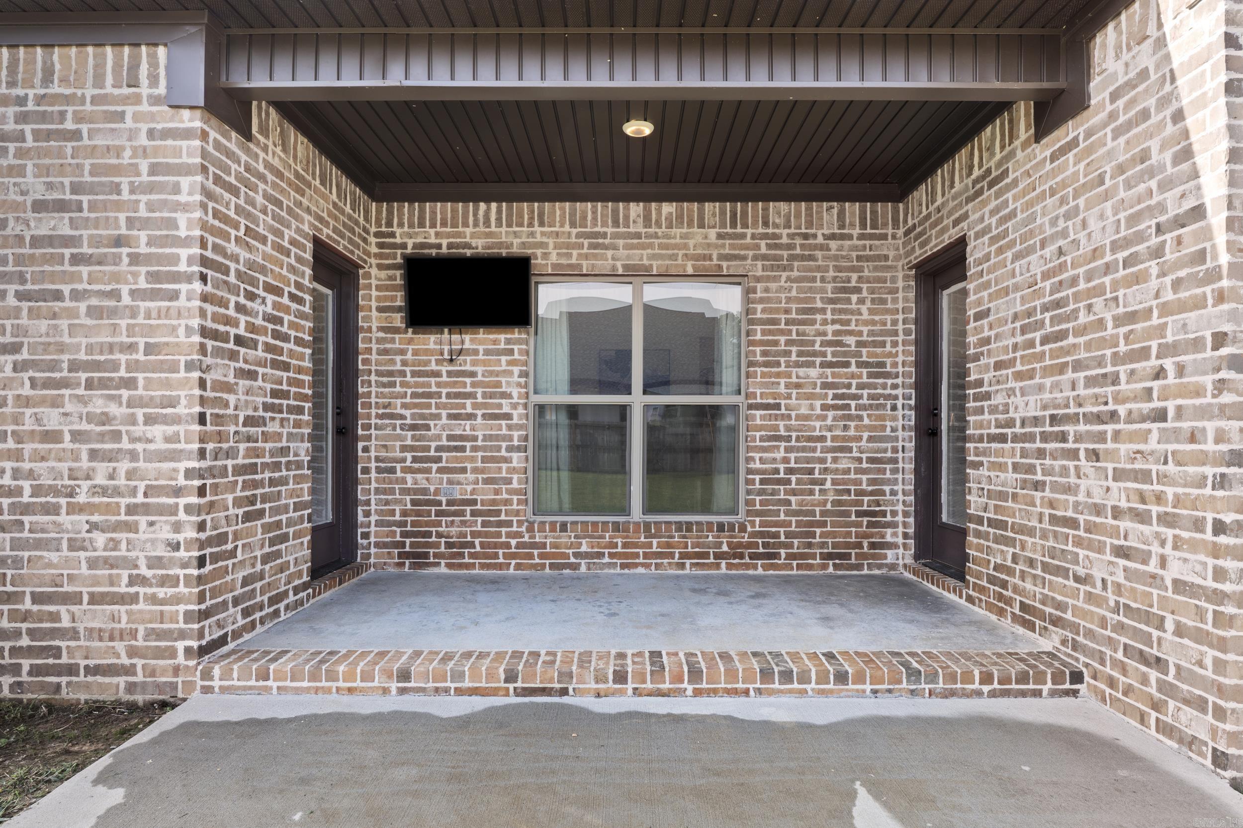 EAST MEADOW - Residential