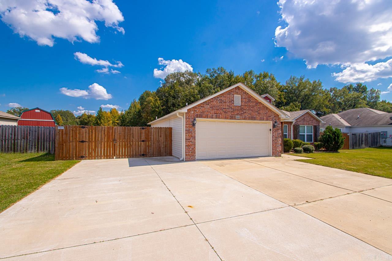 WOODLANDS EDGE - Residential