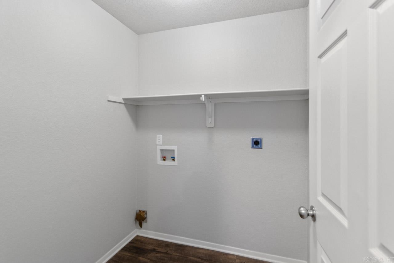 WOODLANDS EDGE - Residential