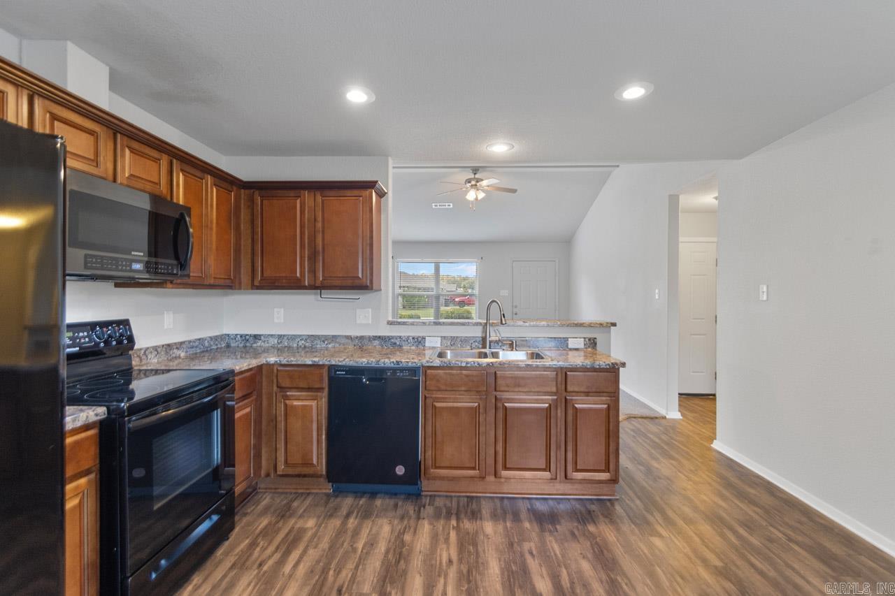 WOODLANDS EDGE - Residential