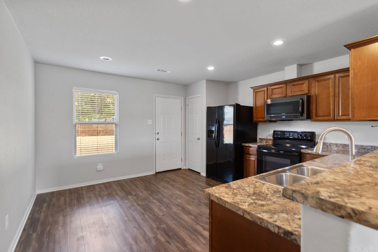 WOODLANDS EDGE - Residential