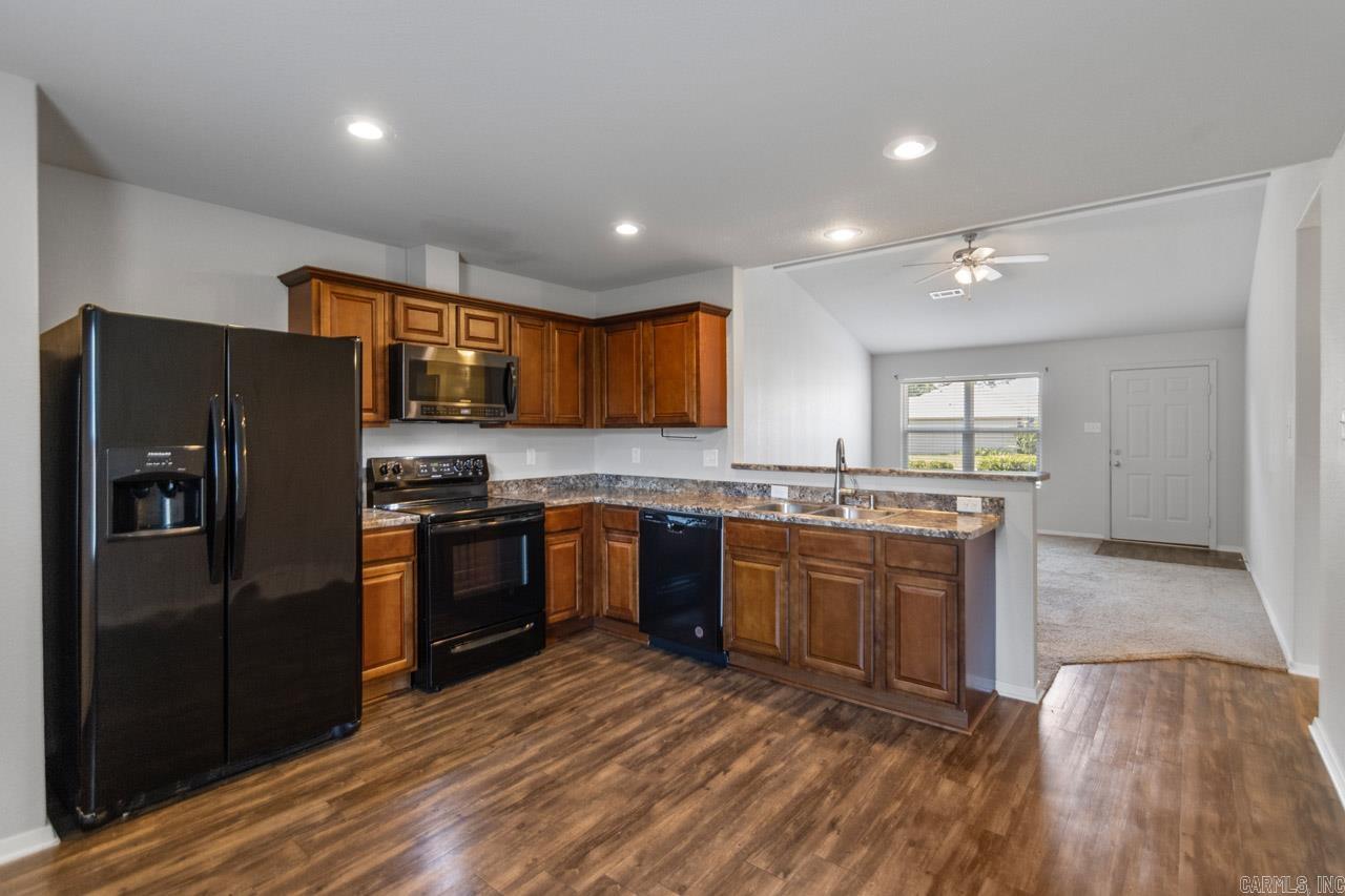 WOODLANDS EDGE - Residential