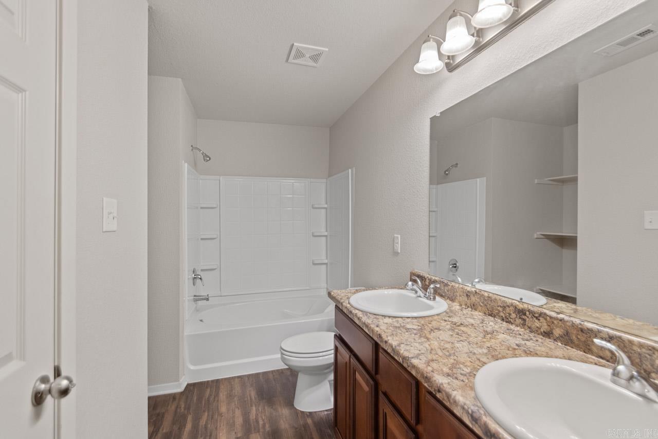 WOODLANDS EDGE - Residential