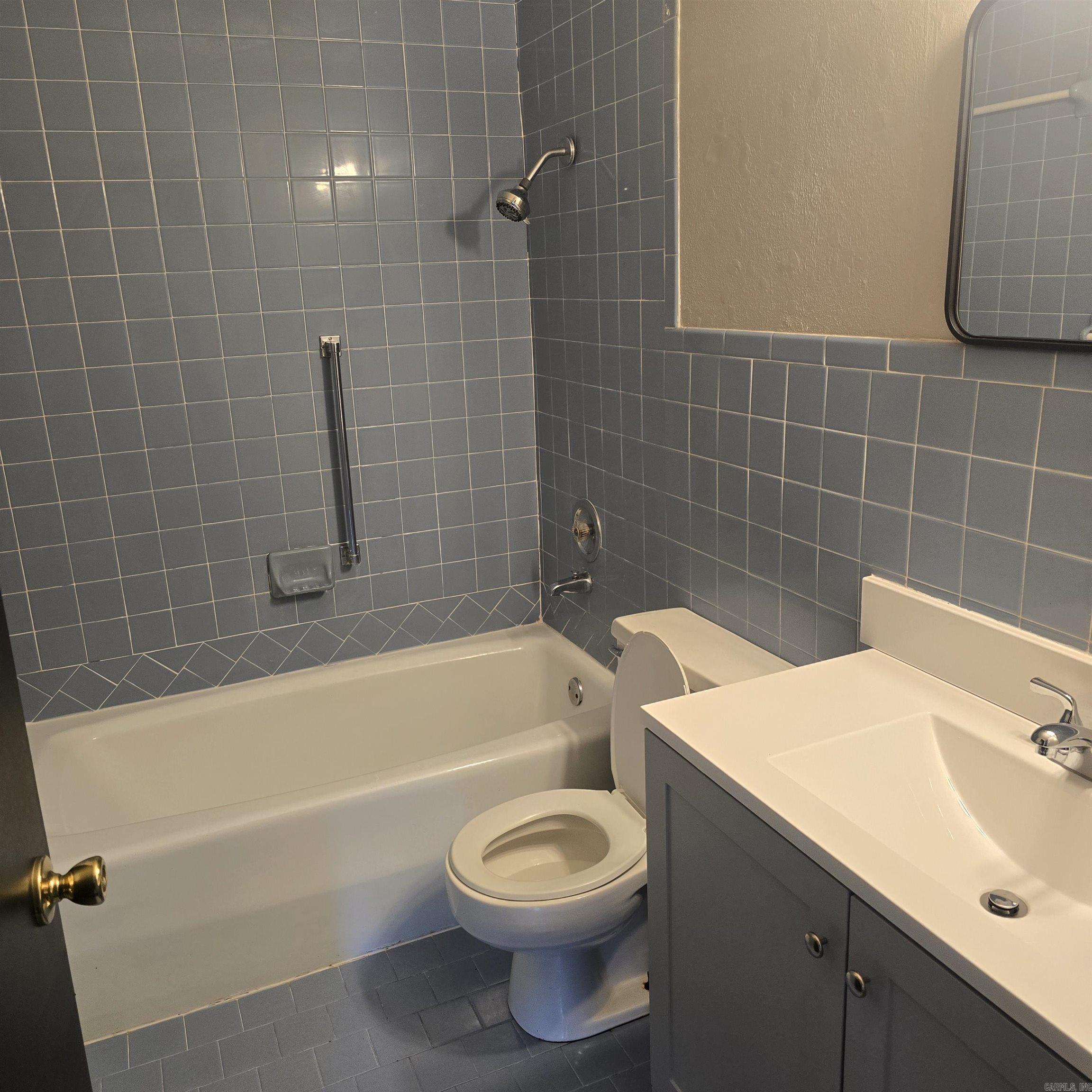 MEADOWCLIFF - Residential