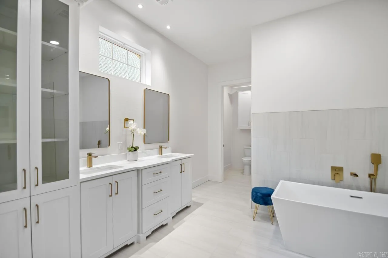 North Little Rock, Arkansas 72114, United States, 4 Bedrooms Bedrooms, ,3 BathroomsBathrooms,Residential,Active,26994