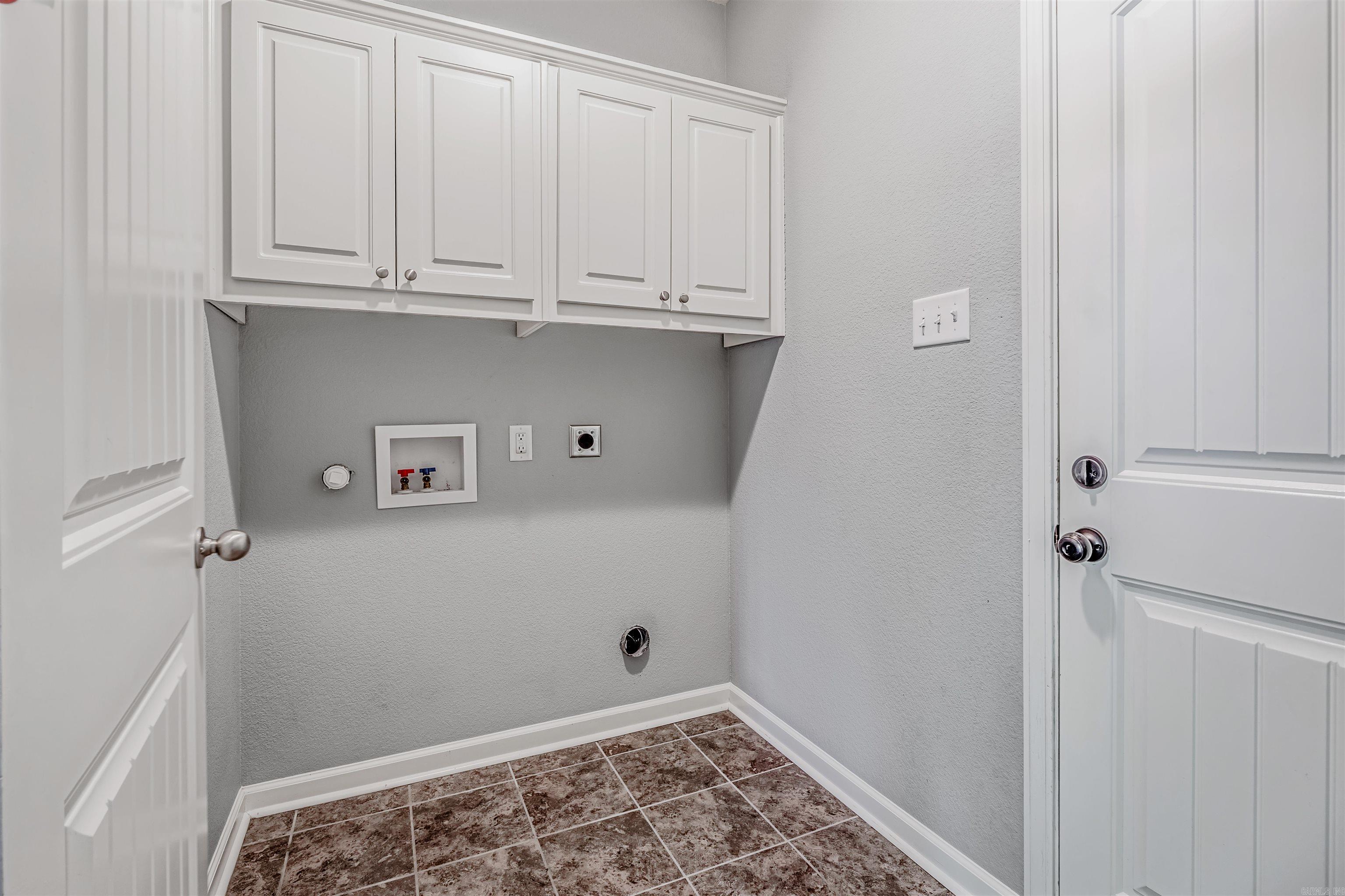 ARBOR OAKS - Residential