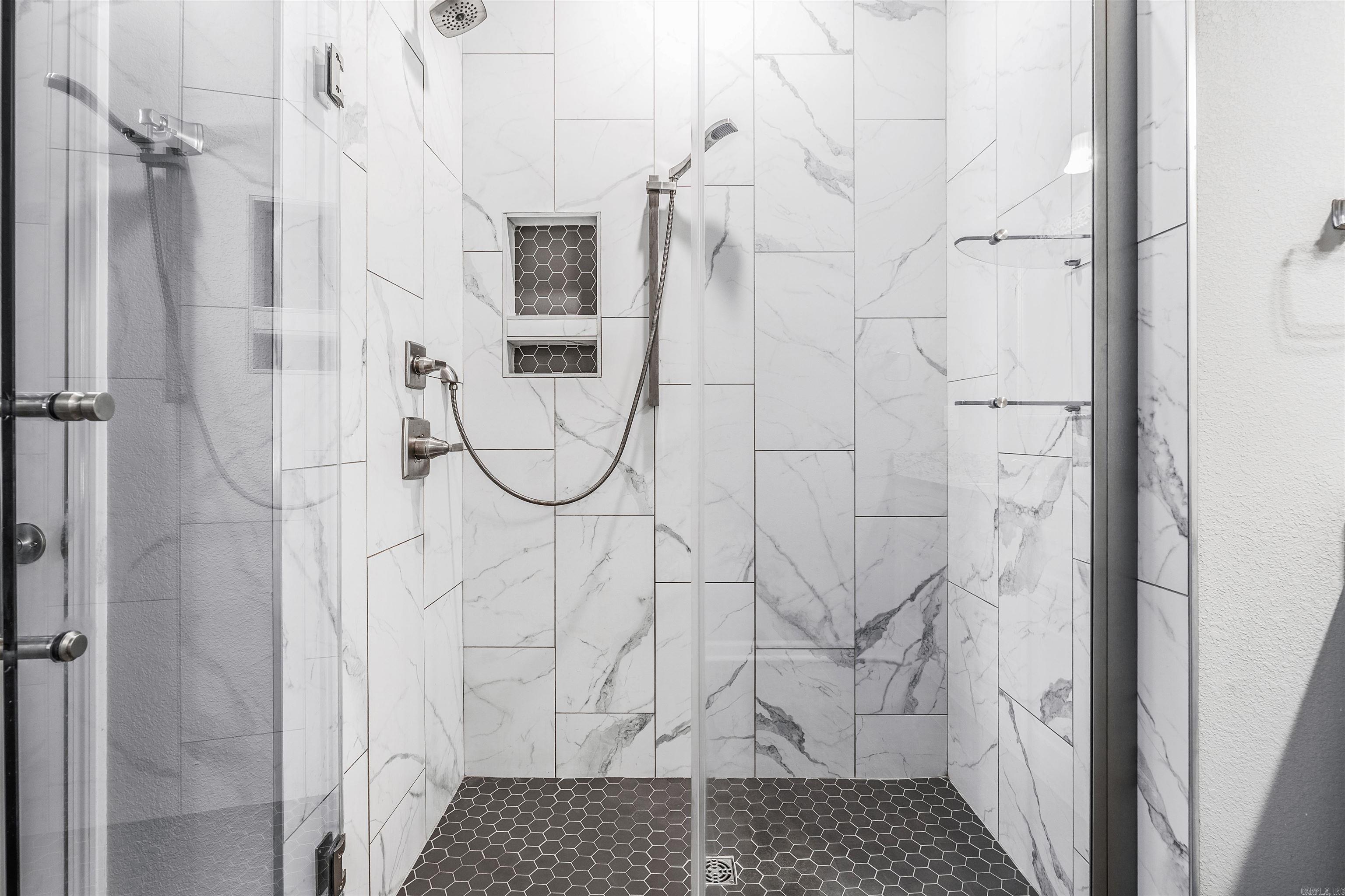 ARBOR OAKS - Residential