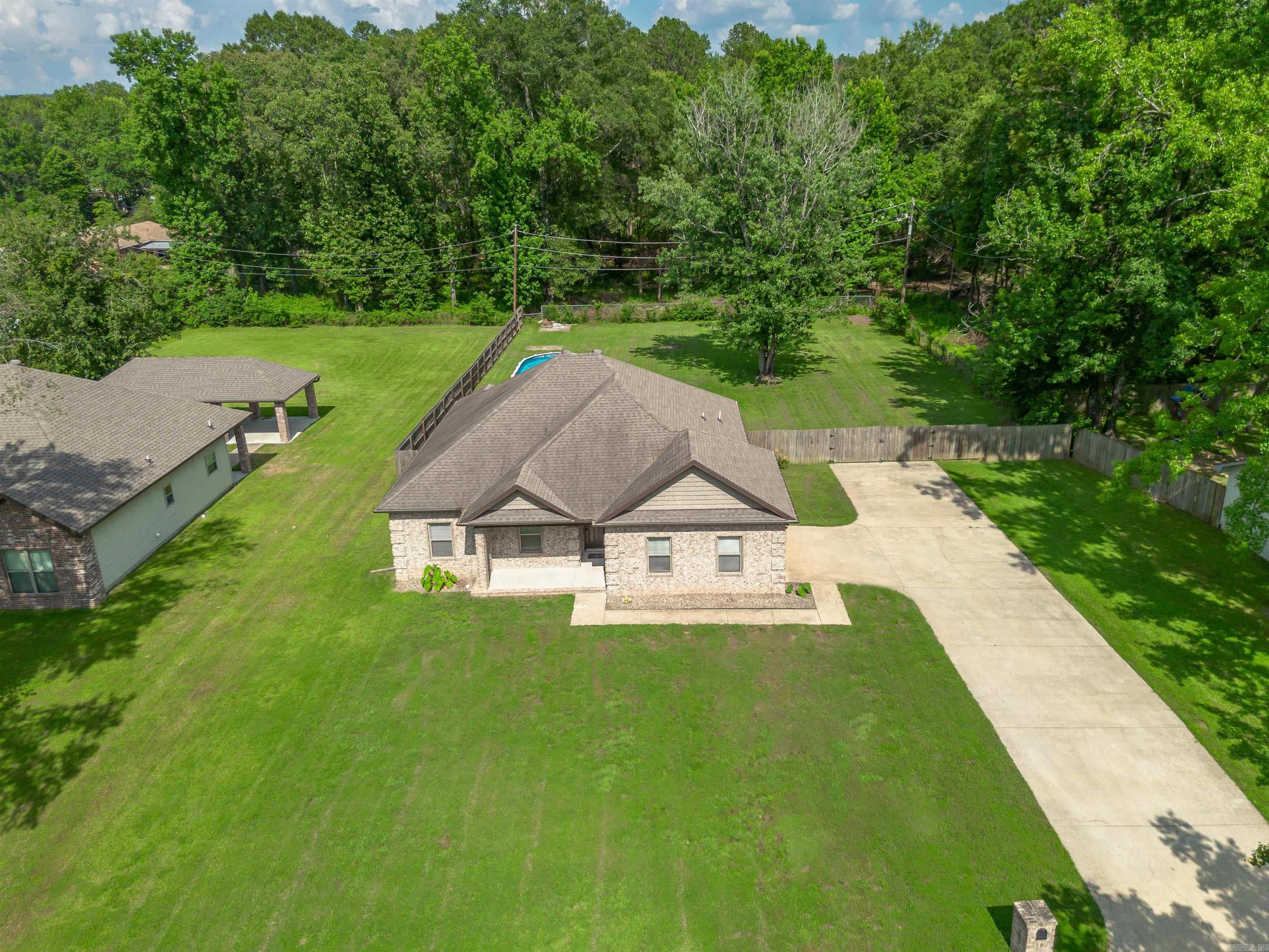 ARBOR OAKS - Residential