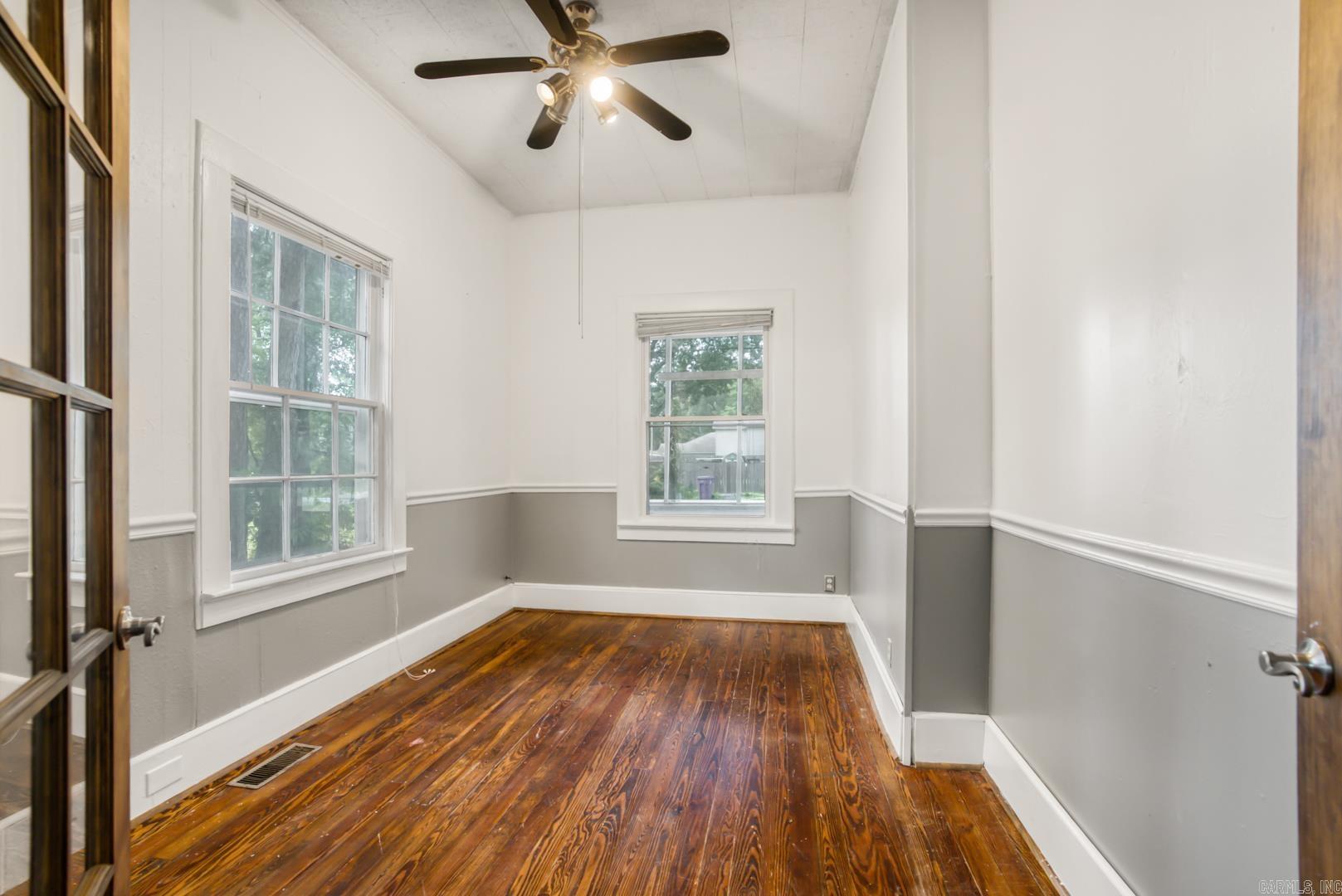 ORIGINAL TOWN-BRYANT - Residential